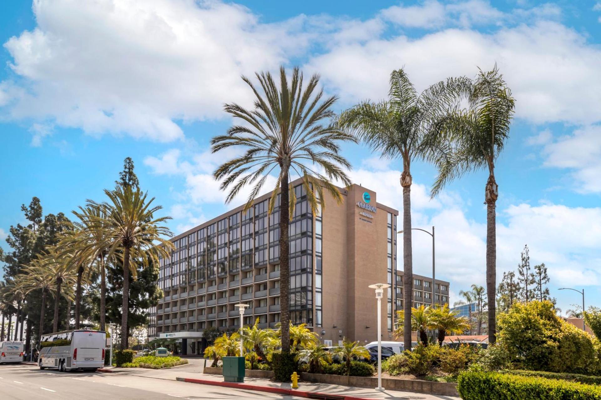 Clarion Hotel Anaheim Resort photo 3