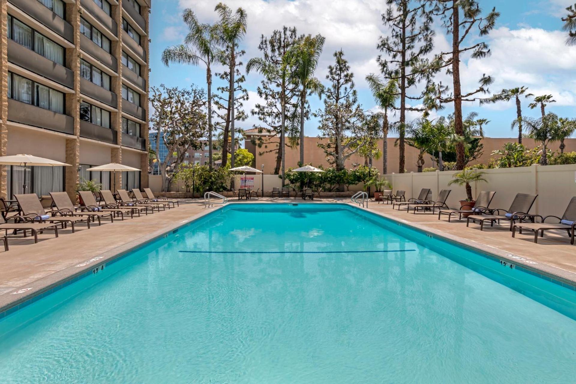 Clarion Hotel Anaheim Resort photo 16