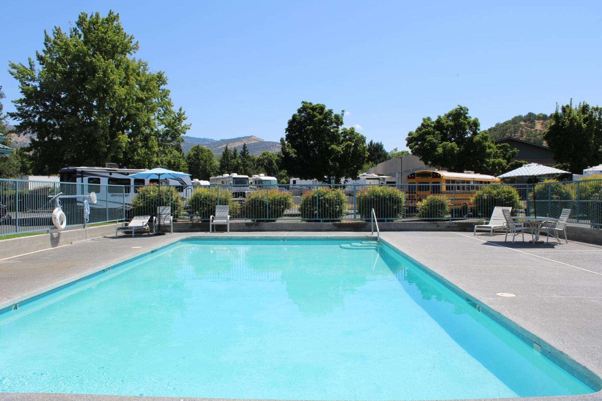 Americas Best Value Inn Phoenix Medford photo 29
