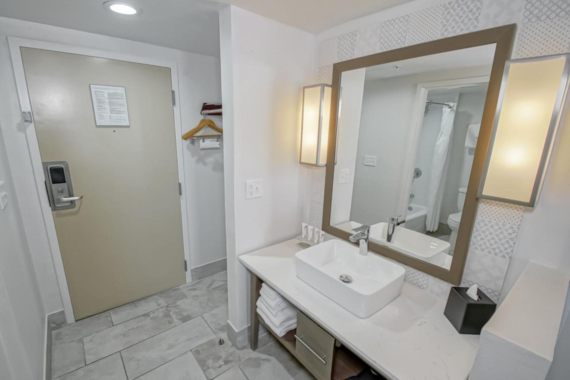Country Inn & Suites by Radisson, New Orleans I-10 East, LA photo 48