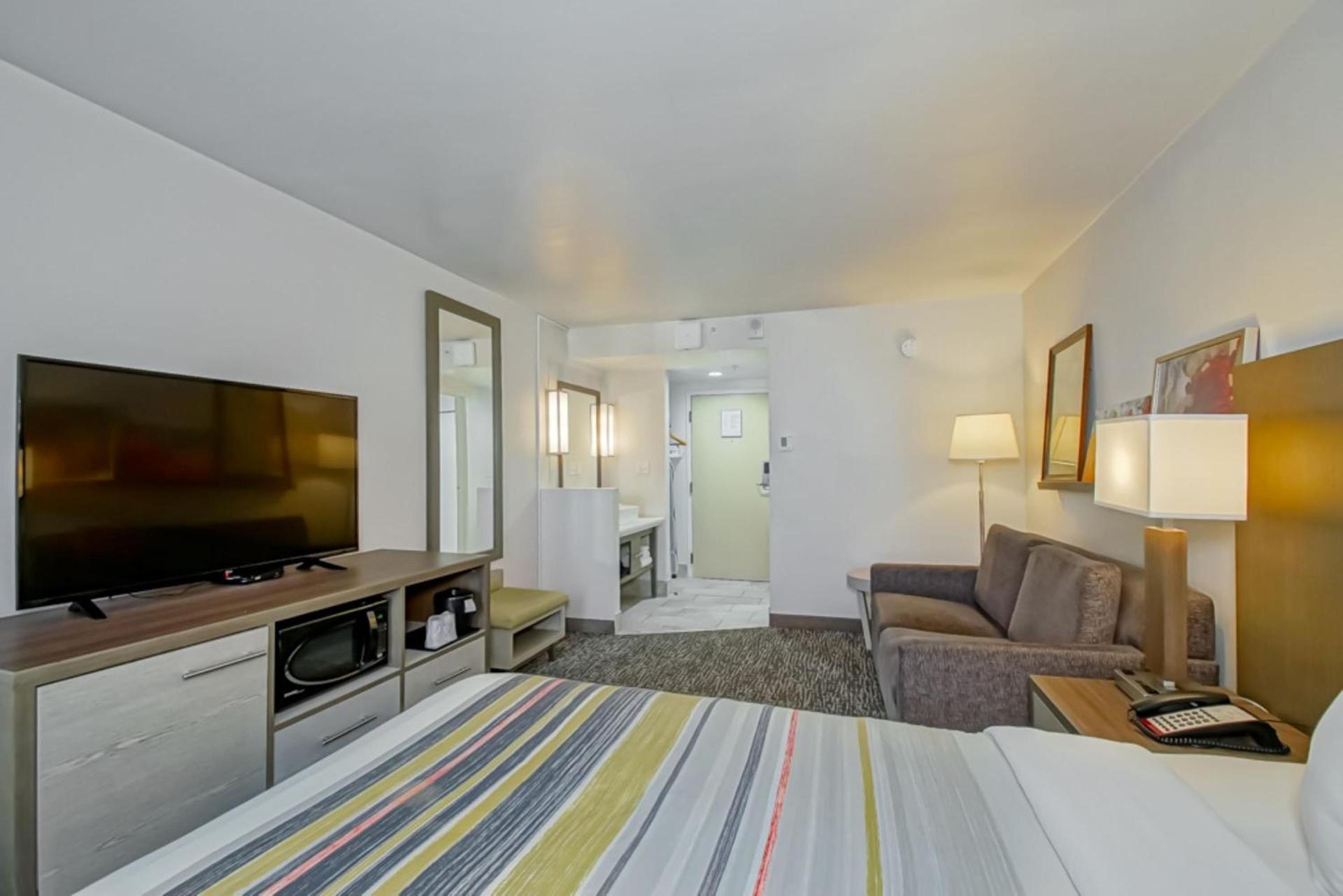 Country Inn & Suites by Radisson, New Orleans I-10 East, LA photo 46