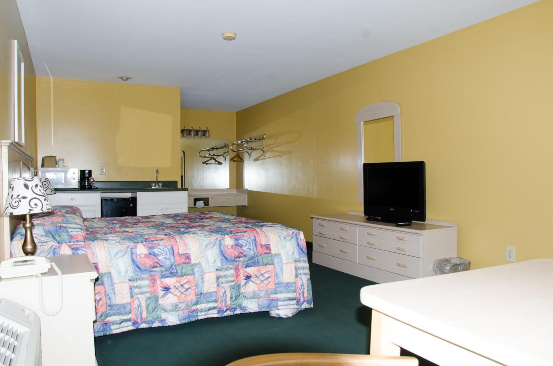 Key West Inn - Childersburg photo 15