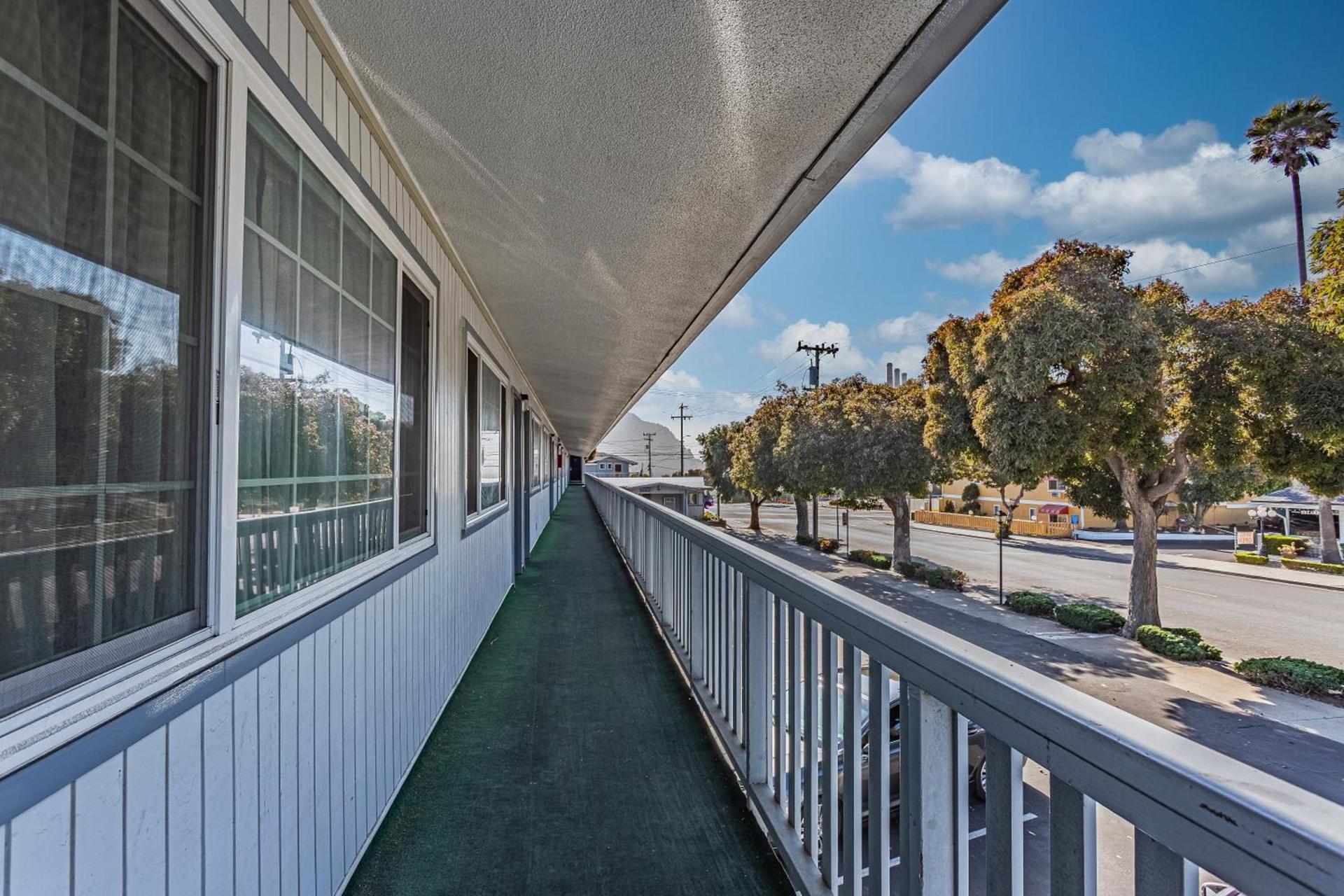 Coastal Breeze Inn photo 13