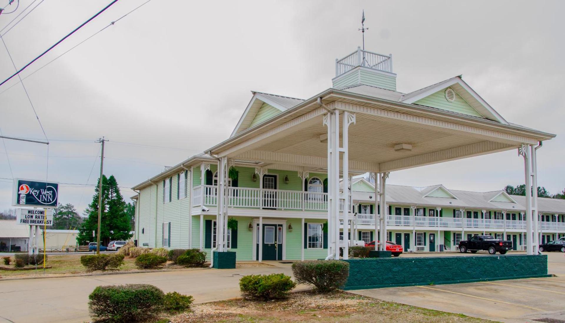 Key West Inn - Childersburg photo 1