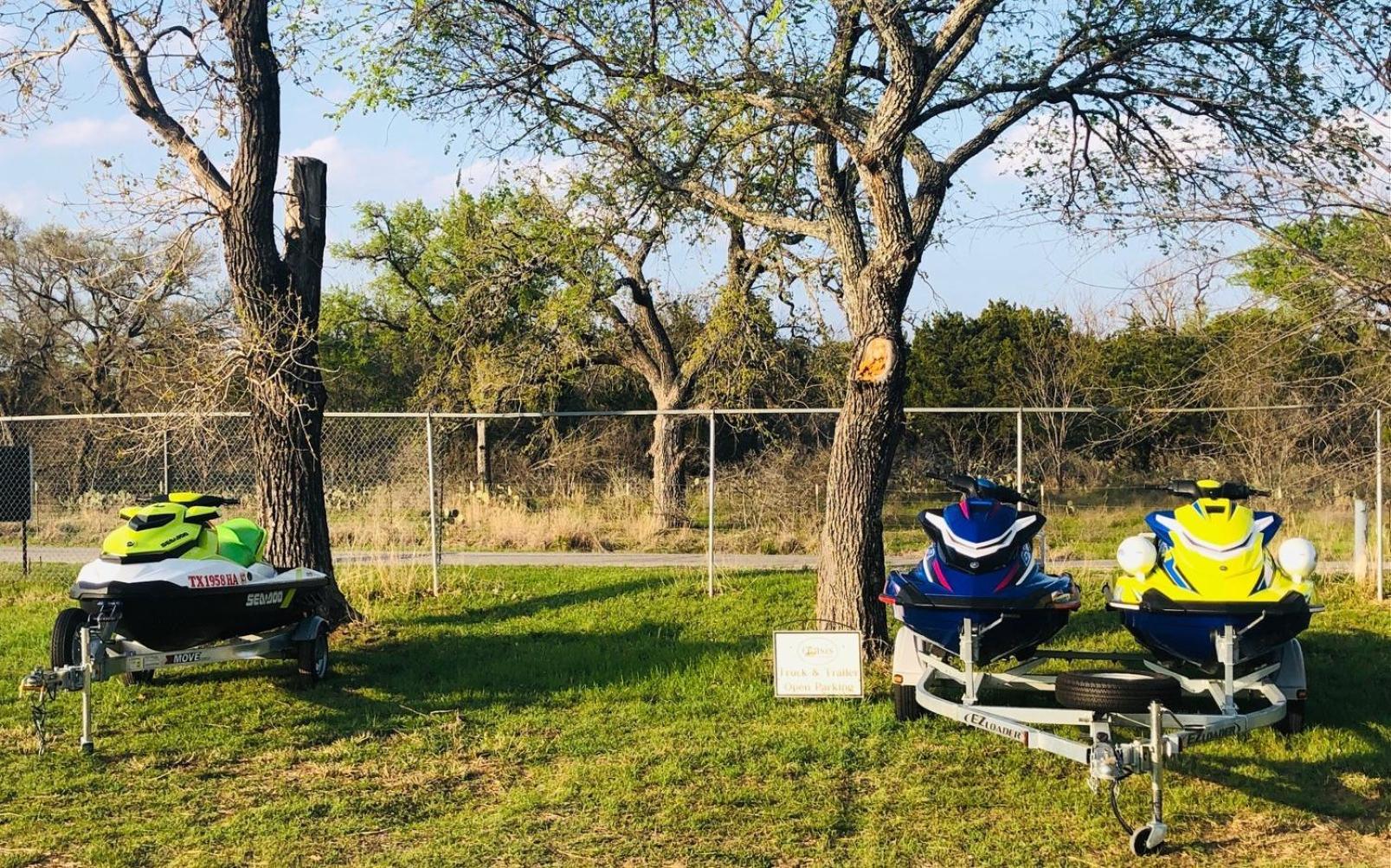 Oasis Lake Buchanan photo 19