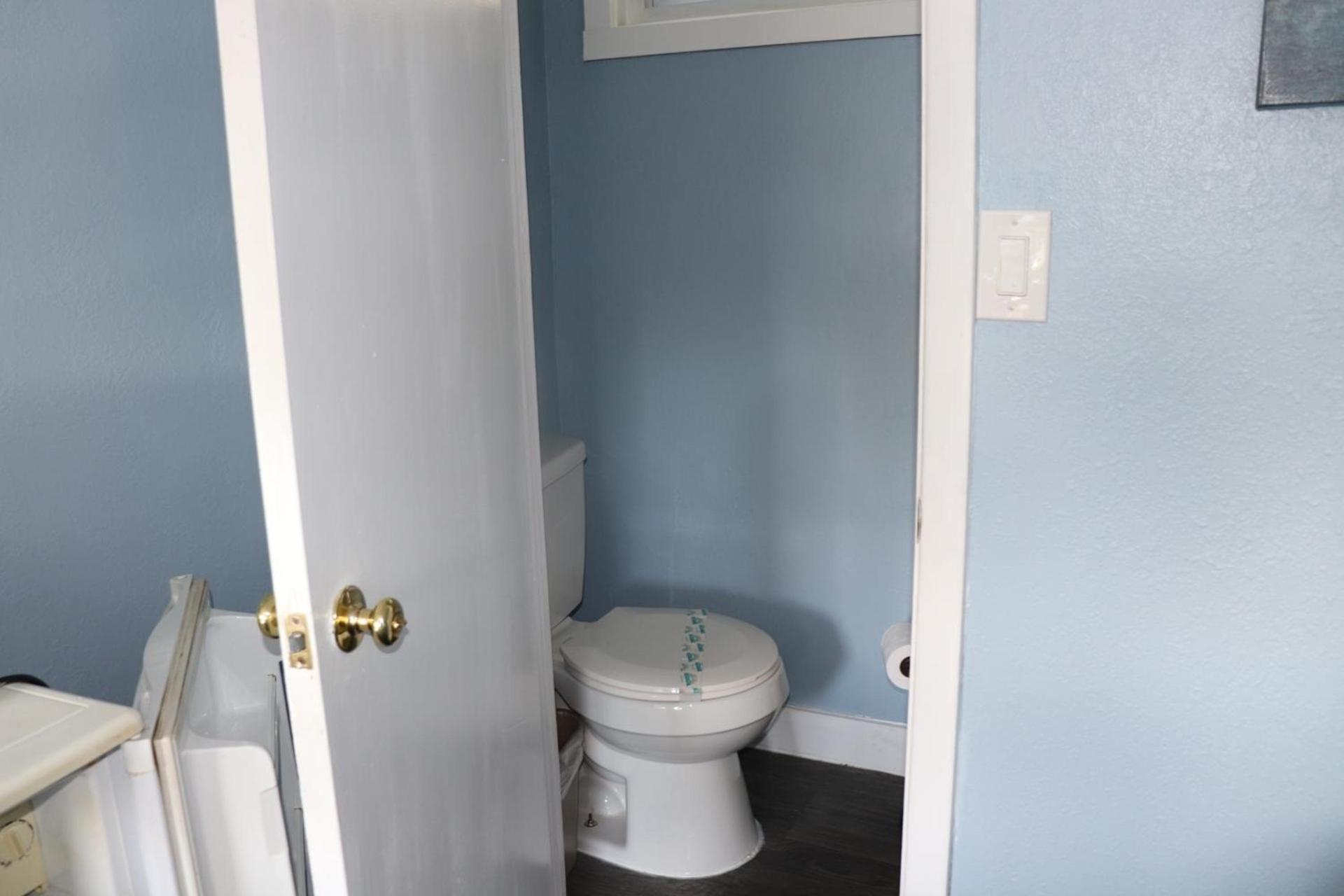 Hitching Post Motel photo 34