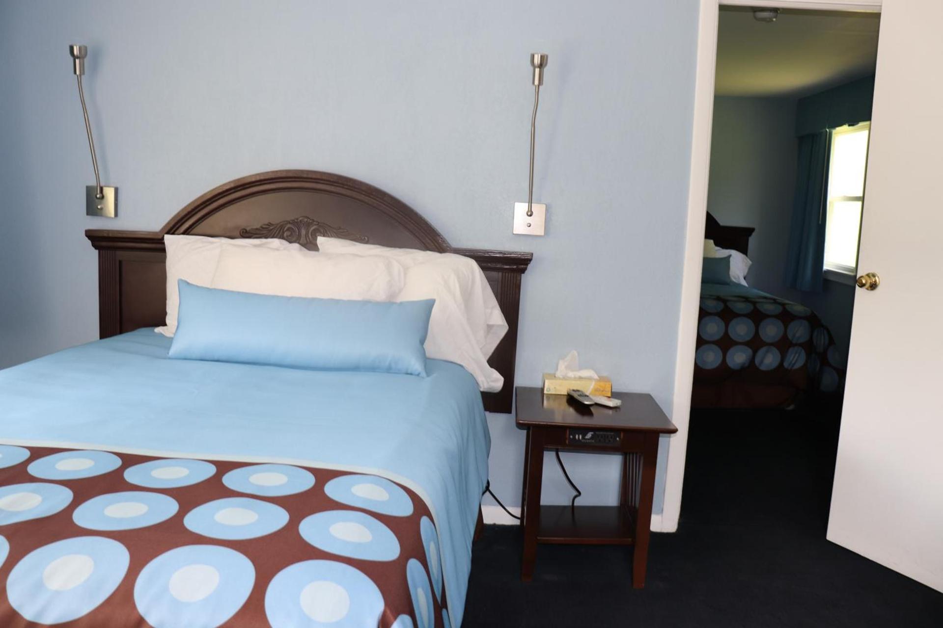 Hitching Post Motel photo 32