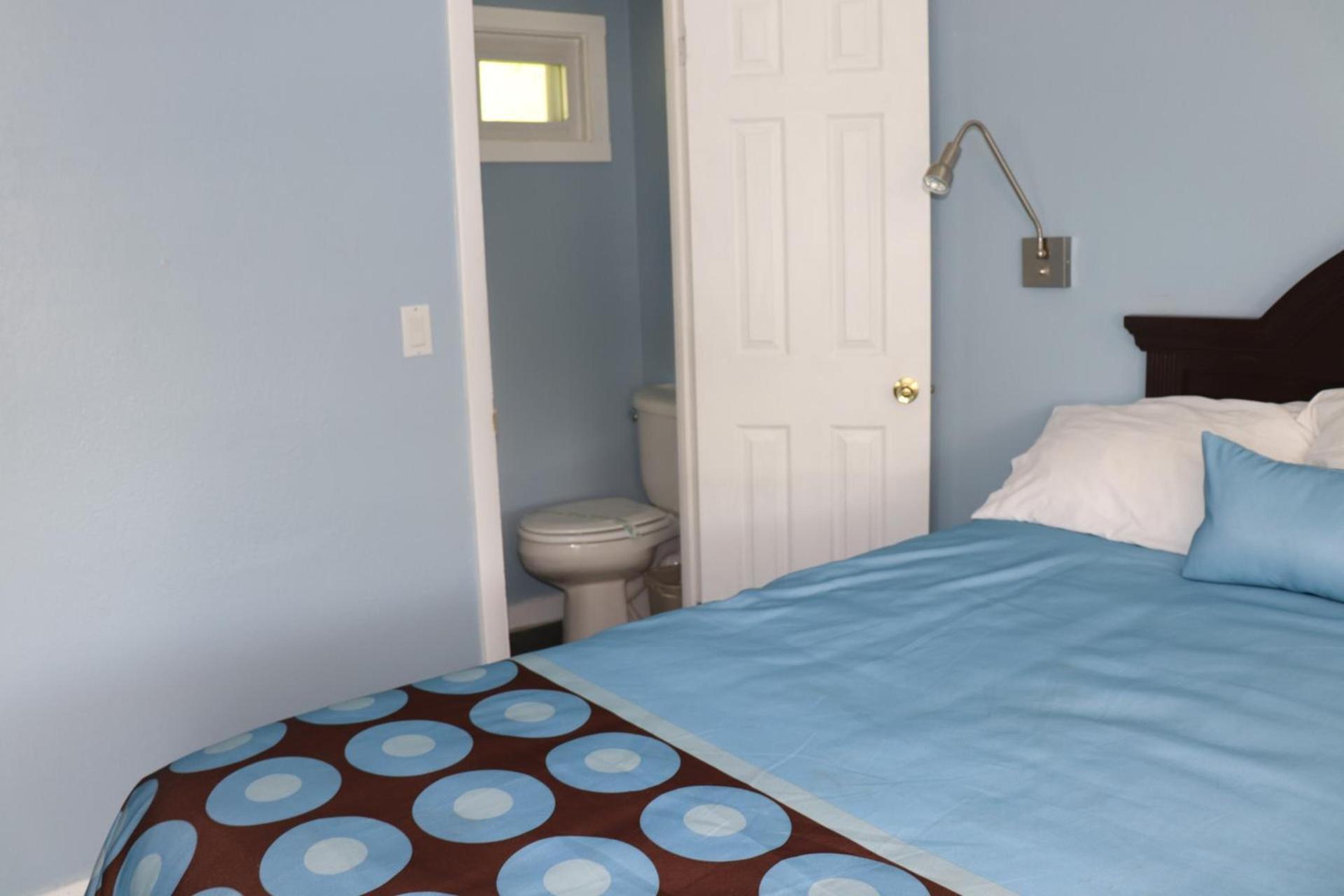 Hitching Post Motel photo 12