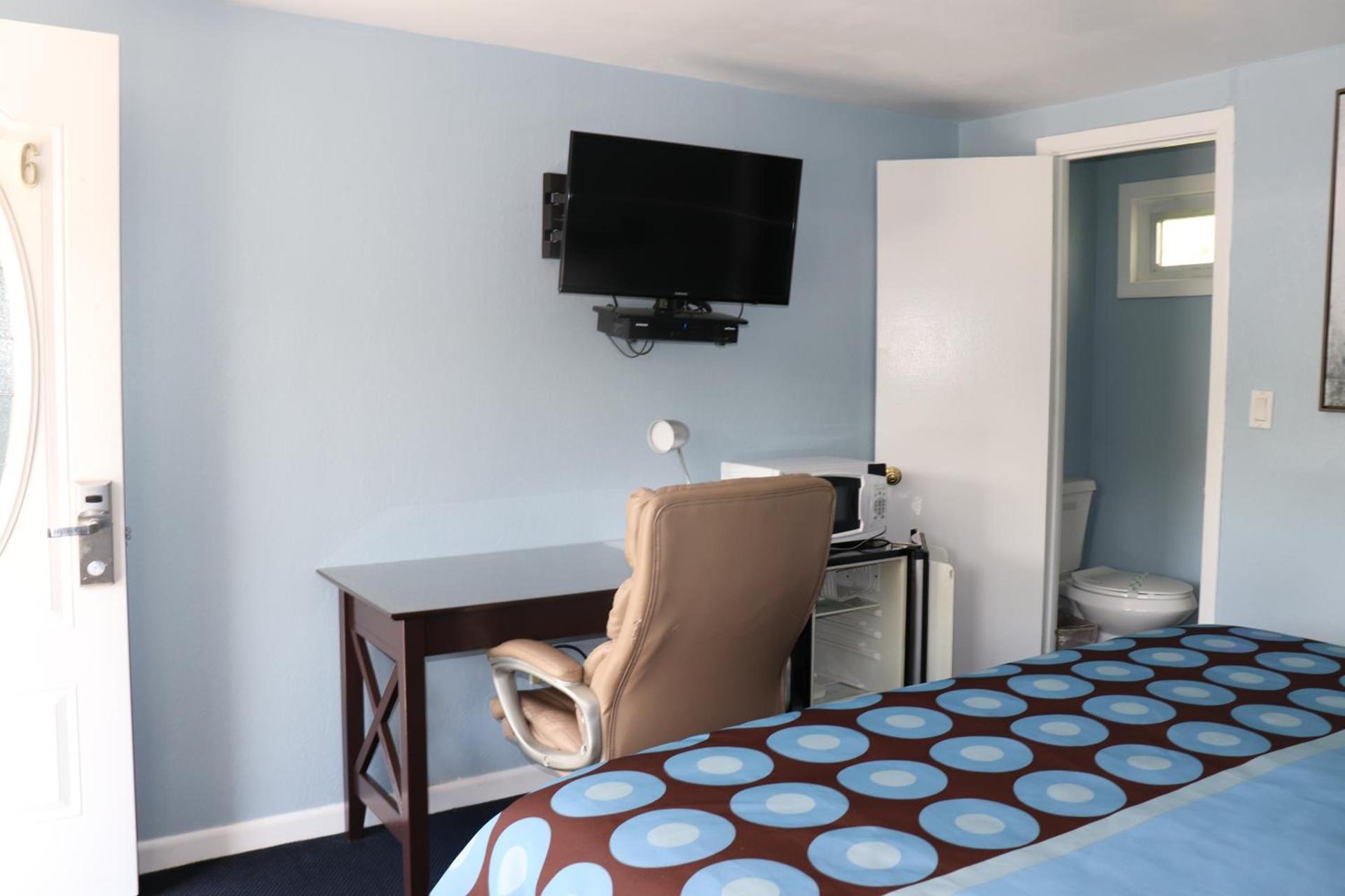 Hitching Post Motel photo 24