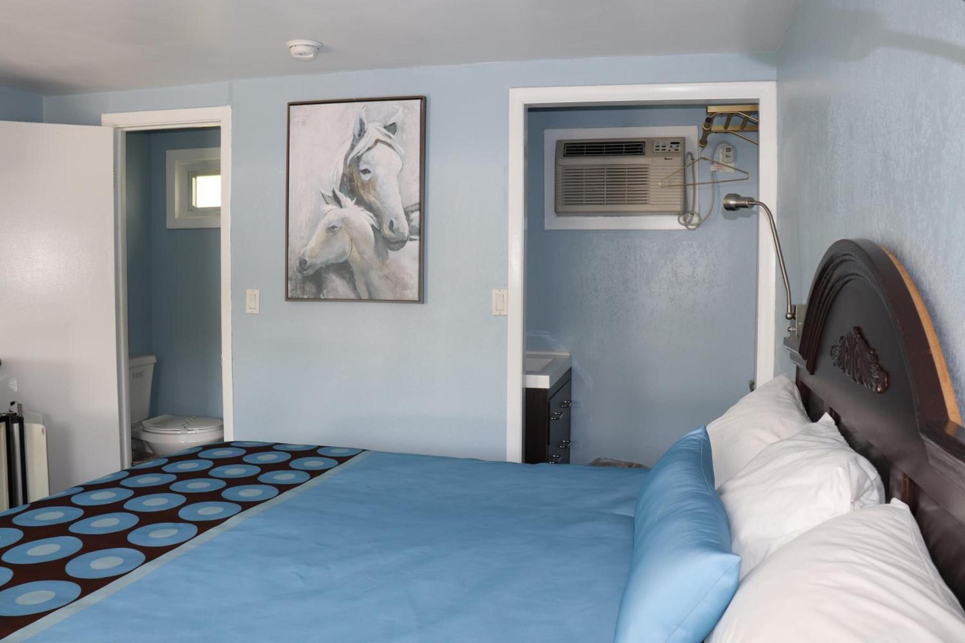Hitching Post Motel photo 52
