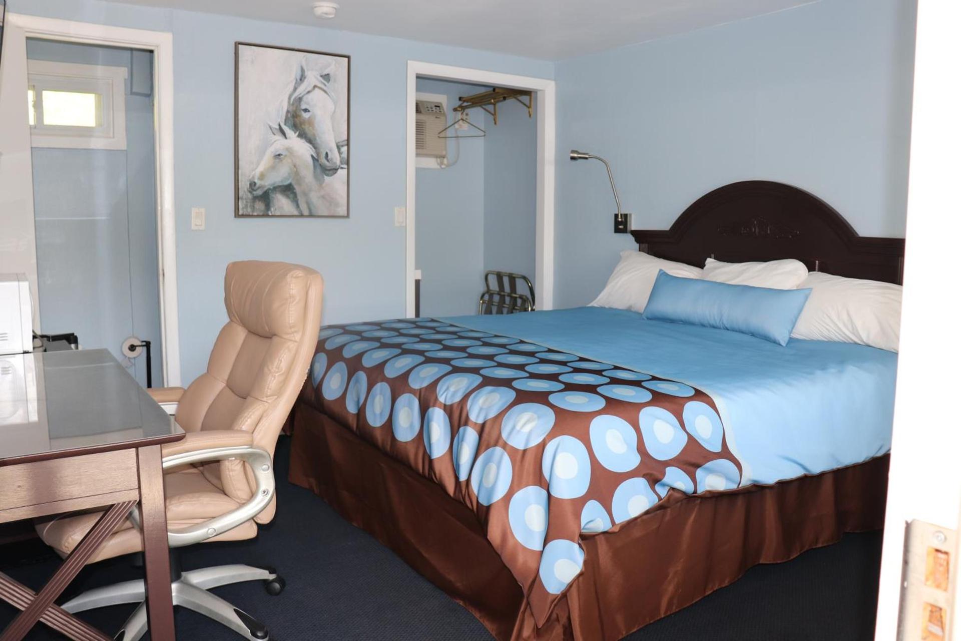 Hitching Post Motel photo 6