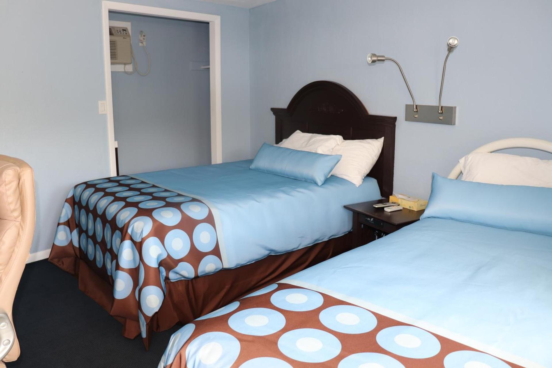 Hitching Post Motel photo 43