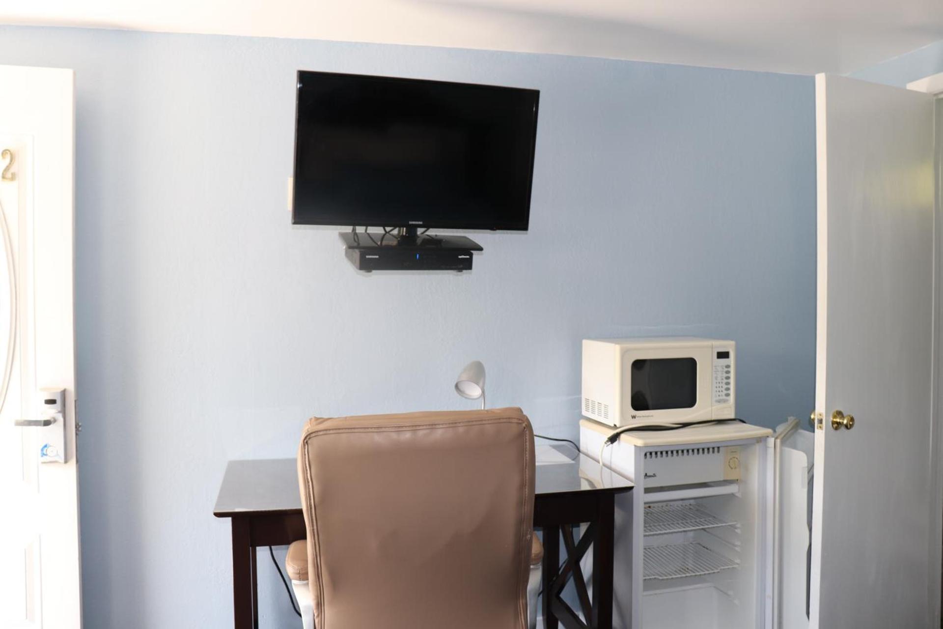 Hitching Post Motel photo 40