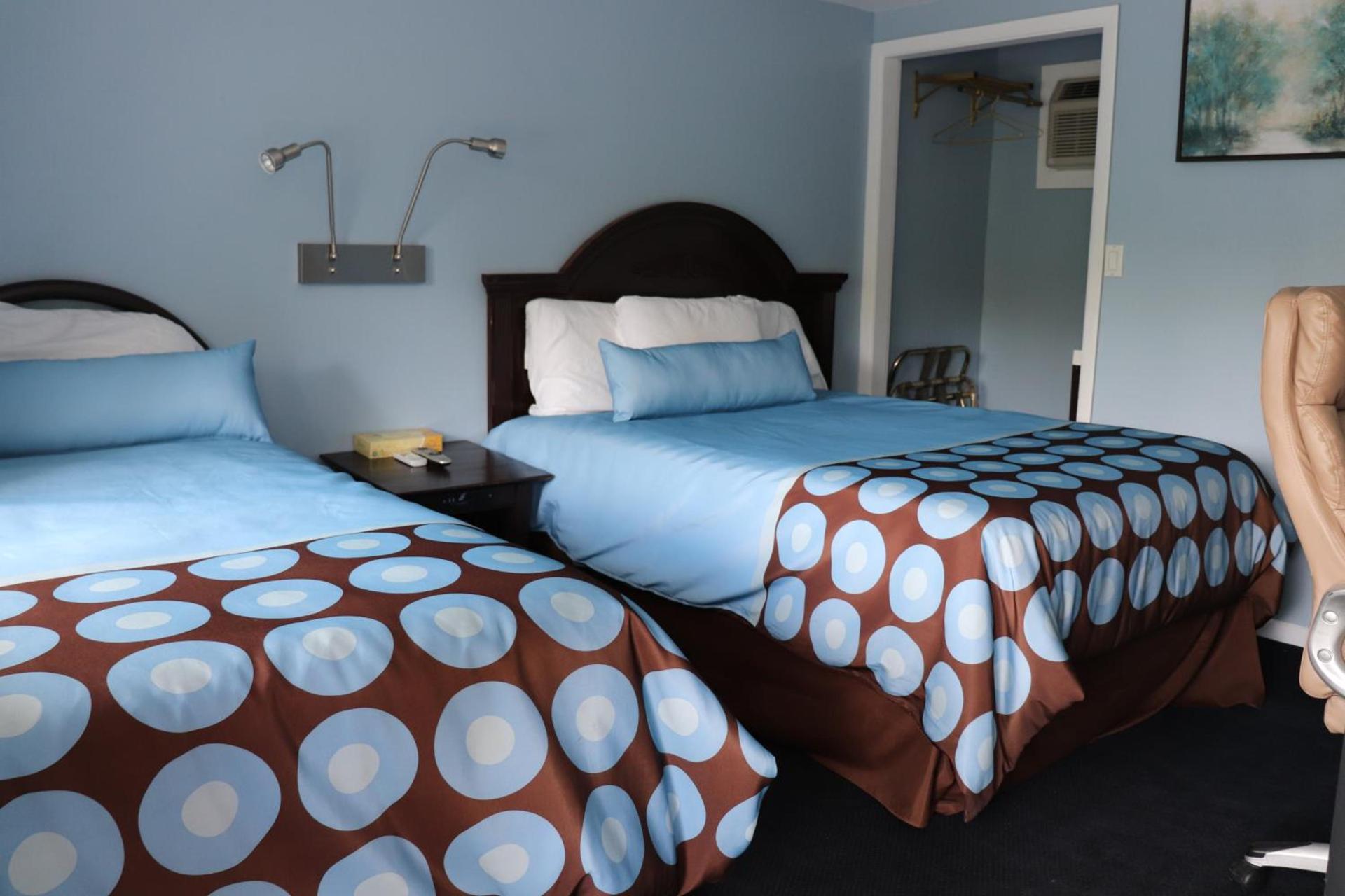 Hitching Post Motel photo 9