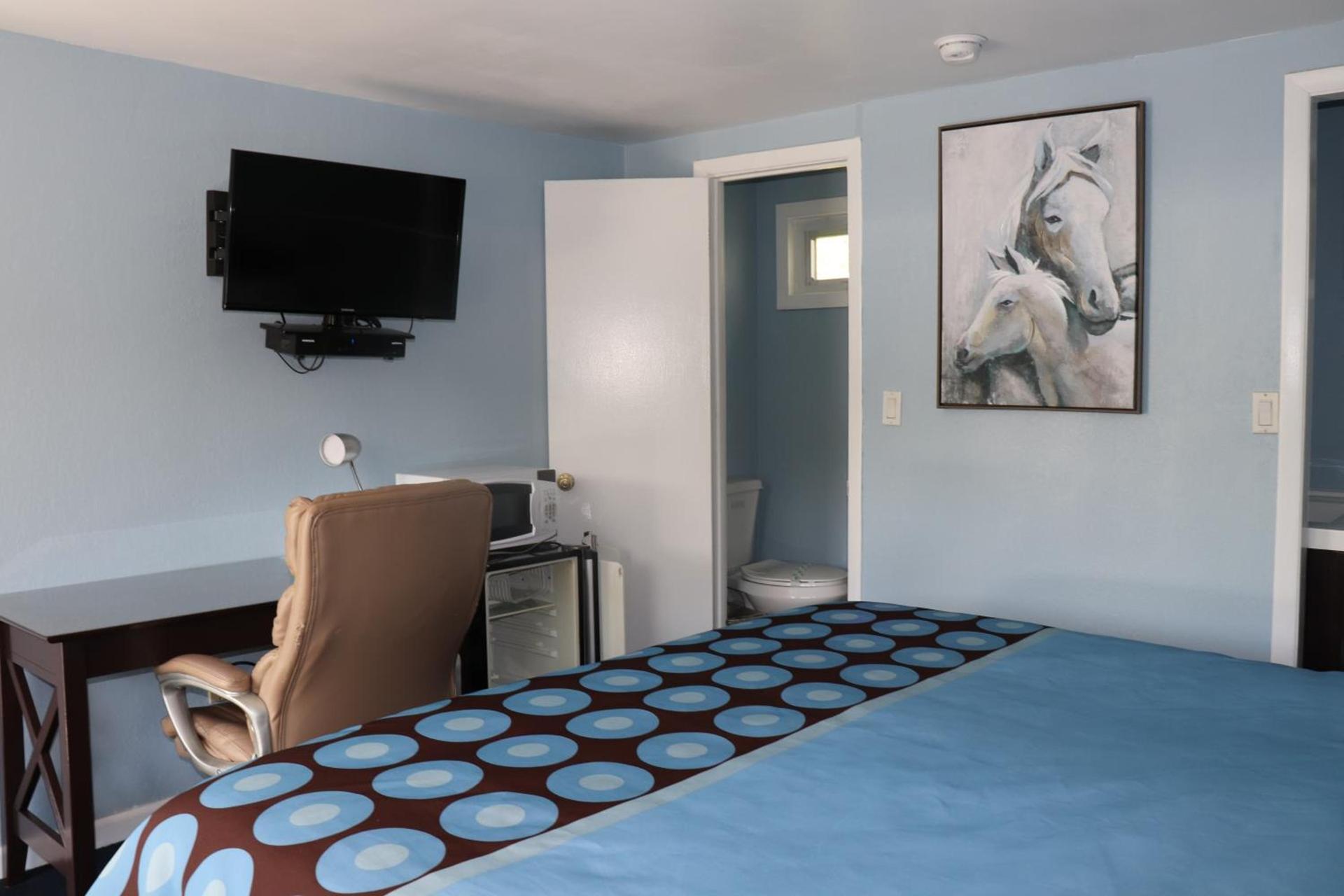 Hitching Post Motel photo 38