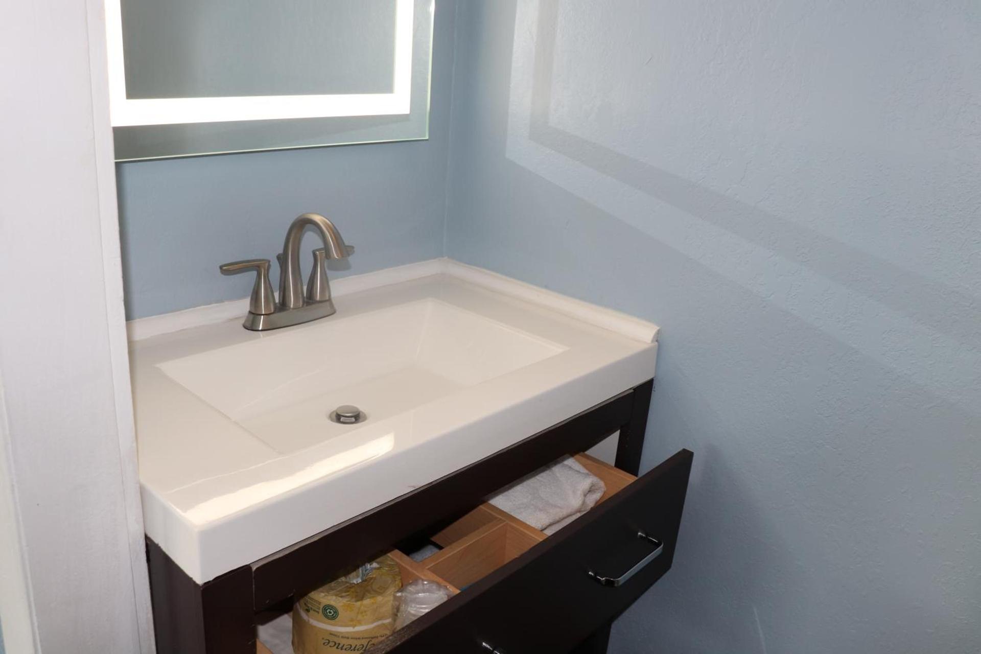 Hitching Post Motel photo 31