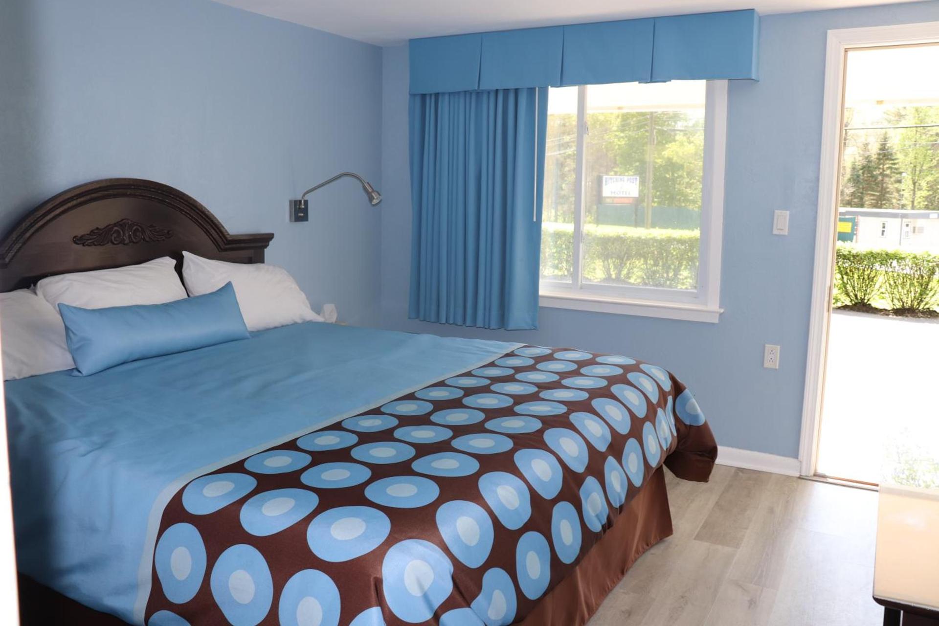 Hitching Post Motel photo 26