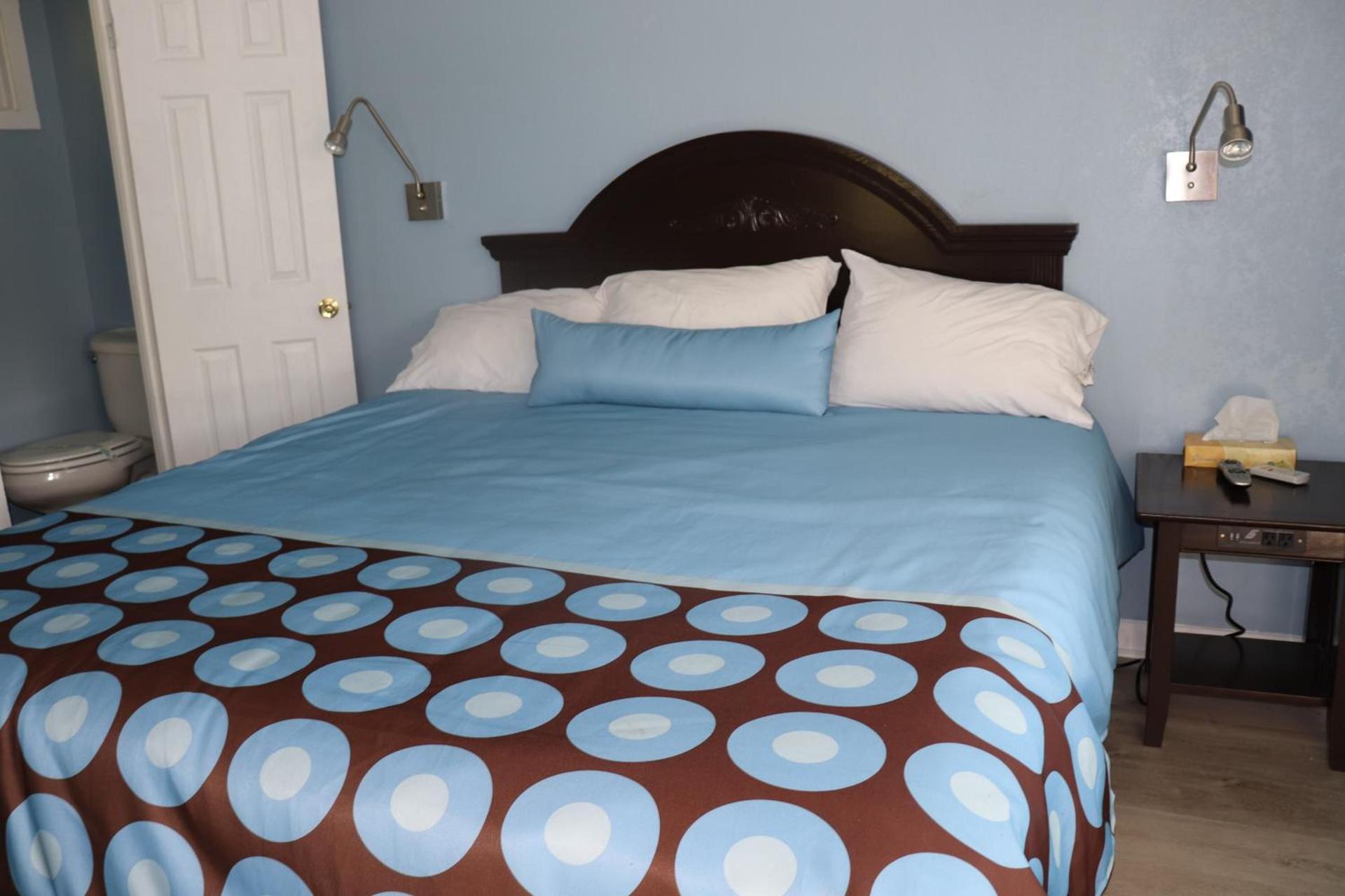 Hitching Post Motel photo 59