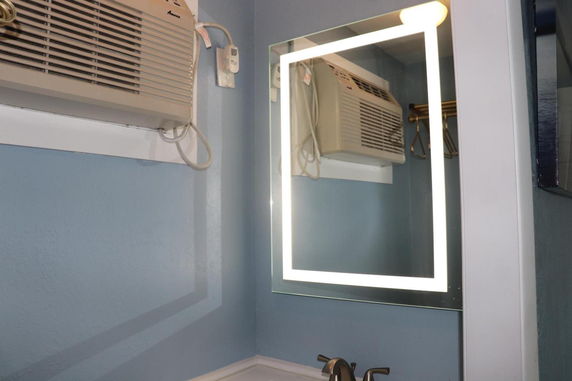 Hitching Post Motel photo 7