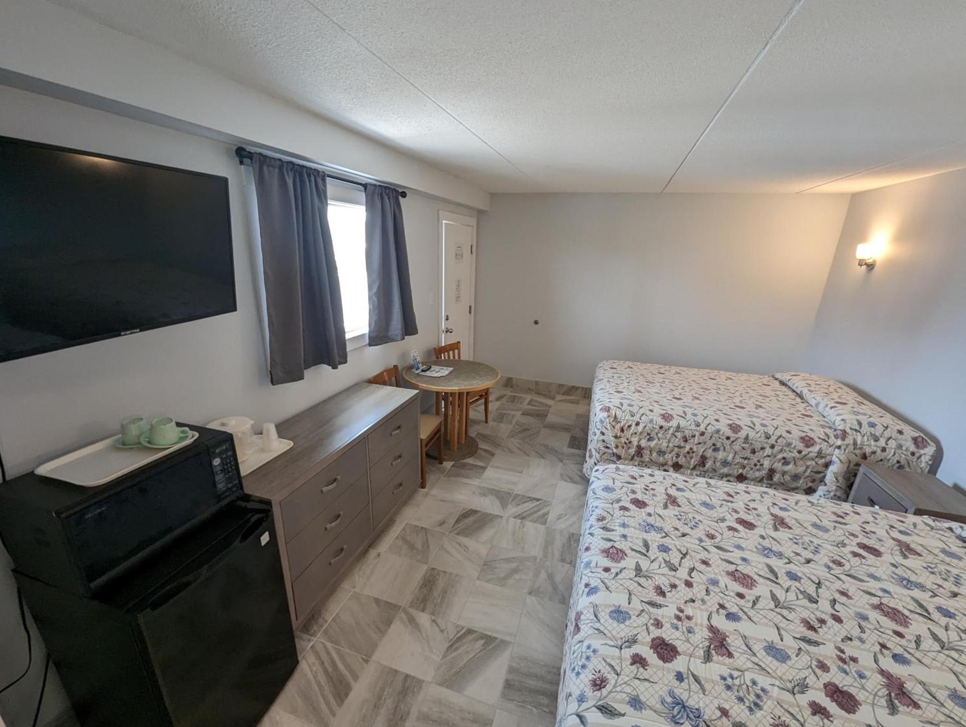 Admiral Resort Motel photo 28