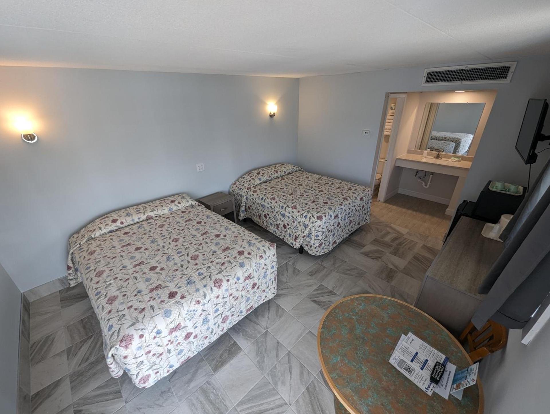 Admiral Resort Motel photo 26