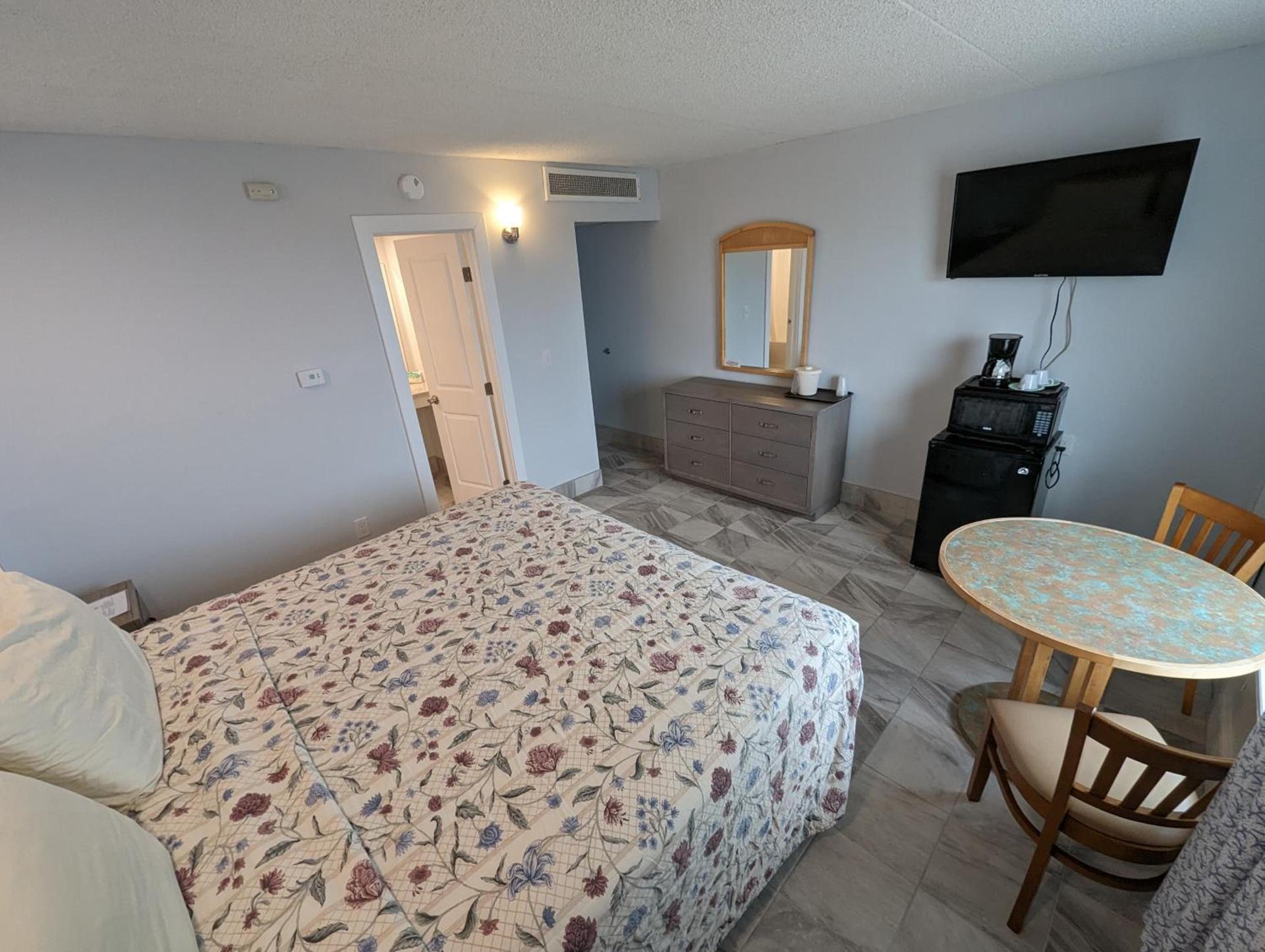 Admiral Resort Motel photo 30