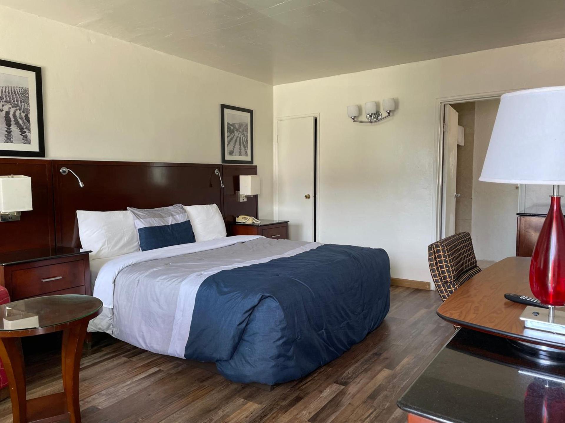 Travelers Beach Inn photo 21