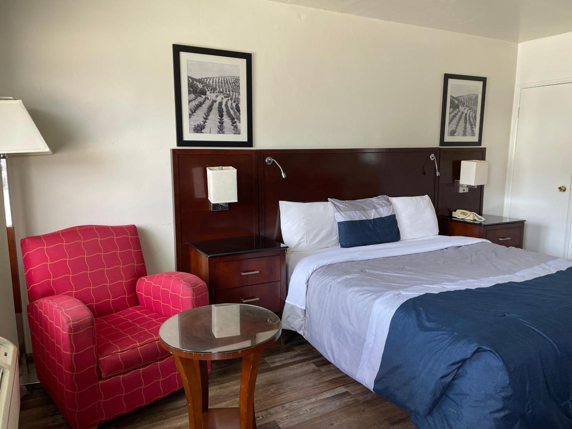 Travelers Beach Inn photo 12