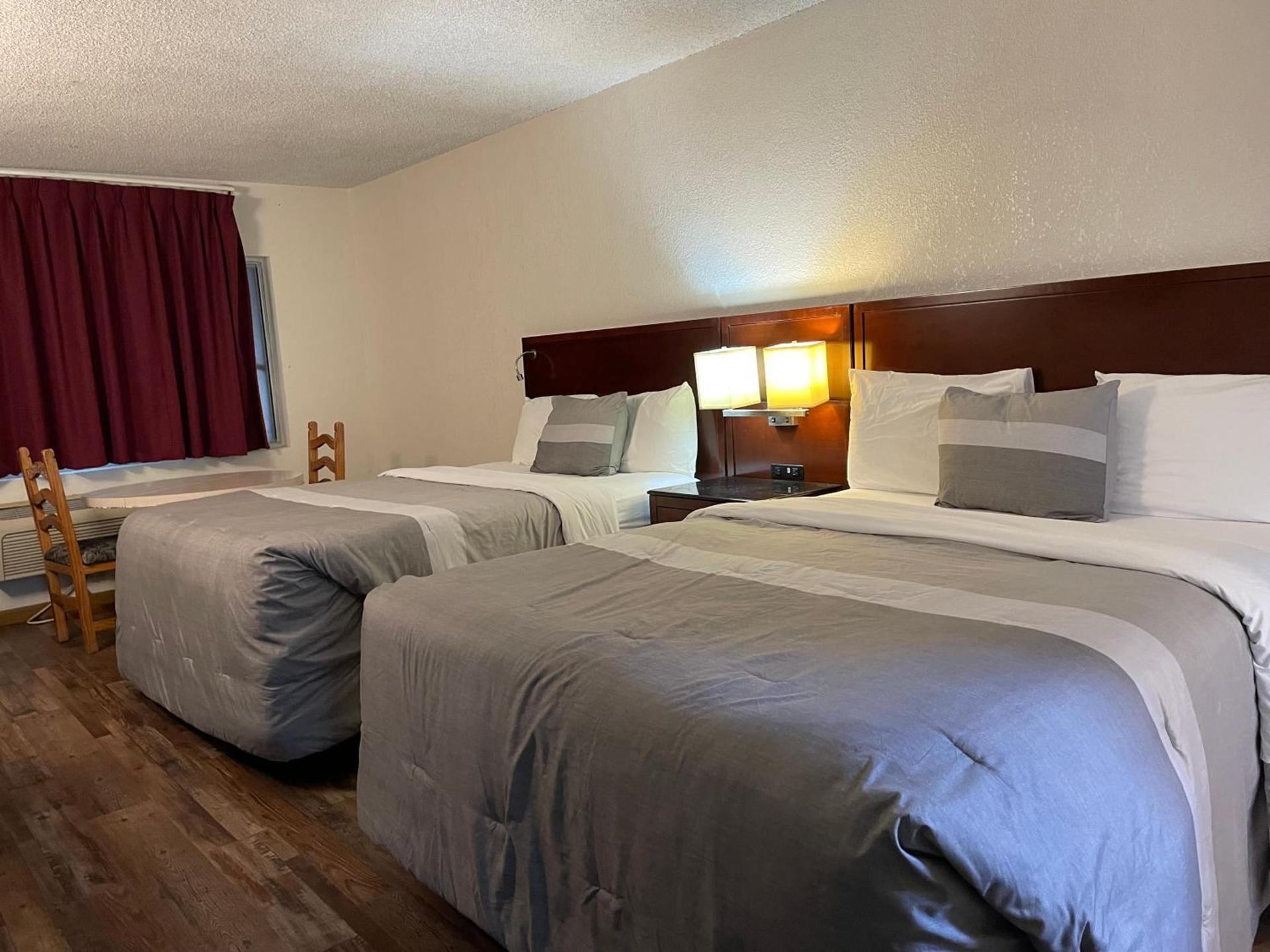 Travelers Beach Inn photo 15
