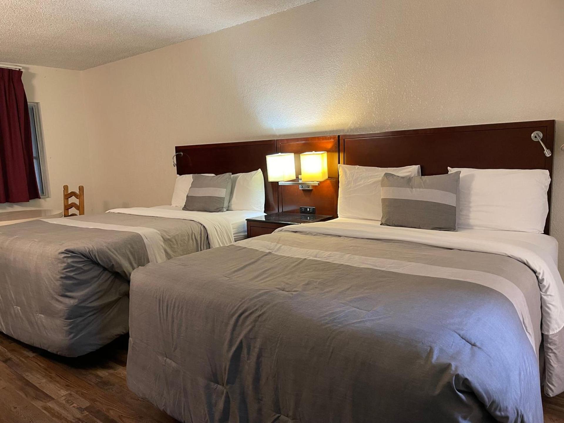 Travelers Beach Inn photo 16