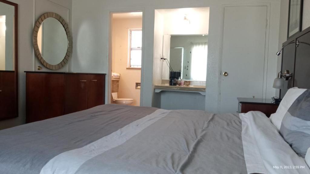 Travelers Beach Inn photo 18
