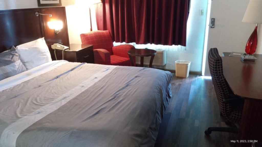 Travelers Beach Inn photo 19