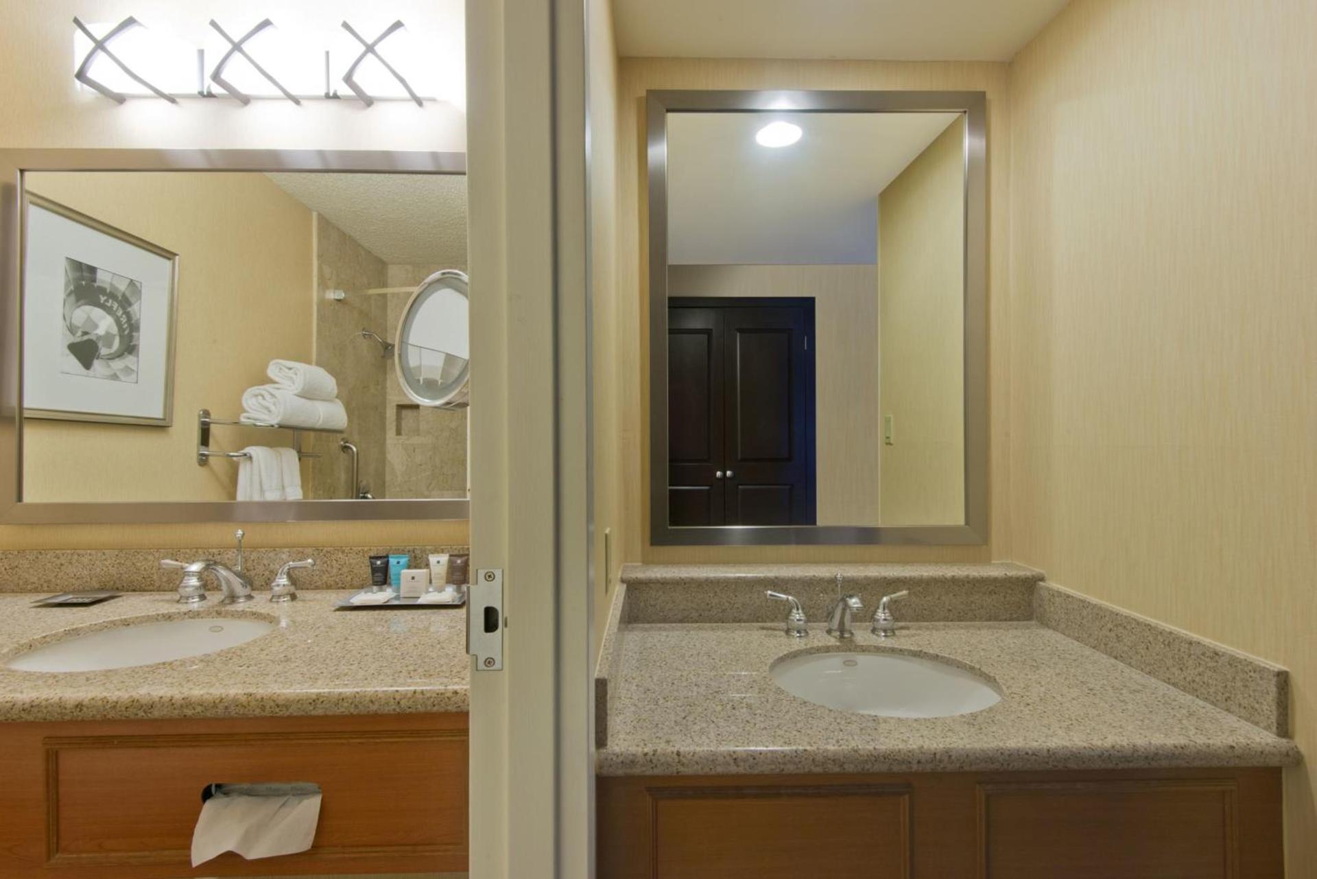 Crowne Plaza Albuquerque by IHG photo 3