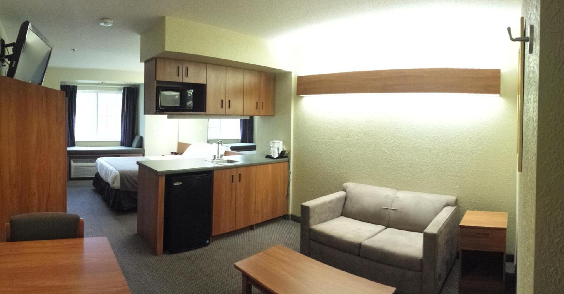 Microtel Inn & Suites Beckley East photo 18