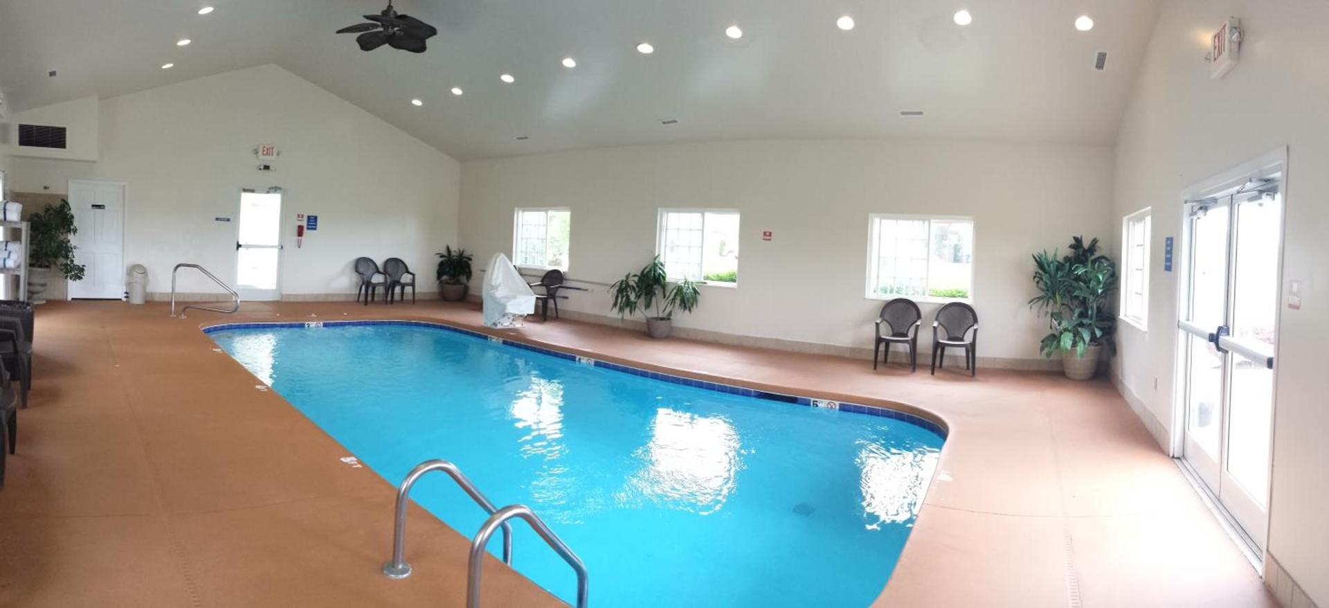 Microtel Inn & Suites Beckley East photo 10