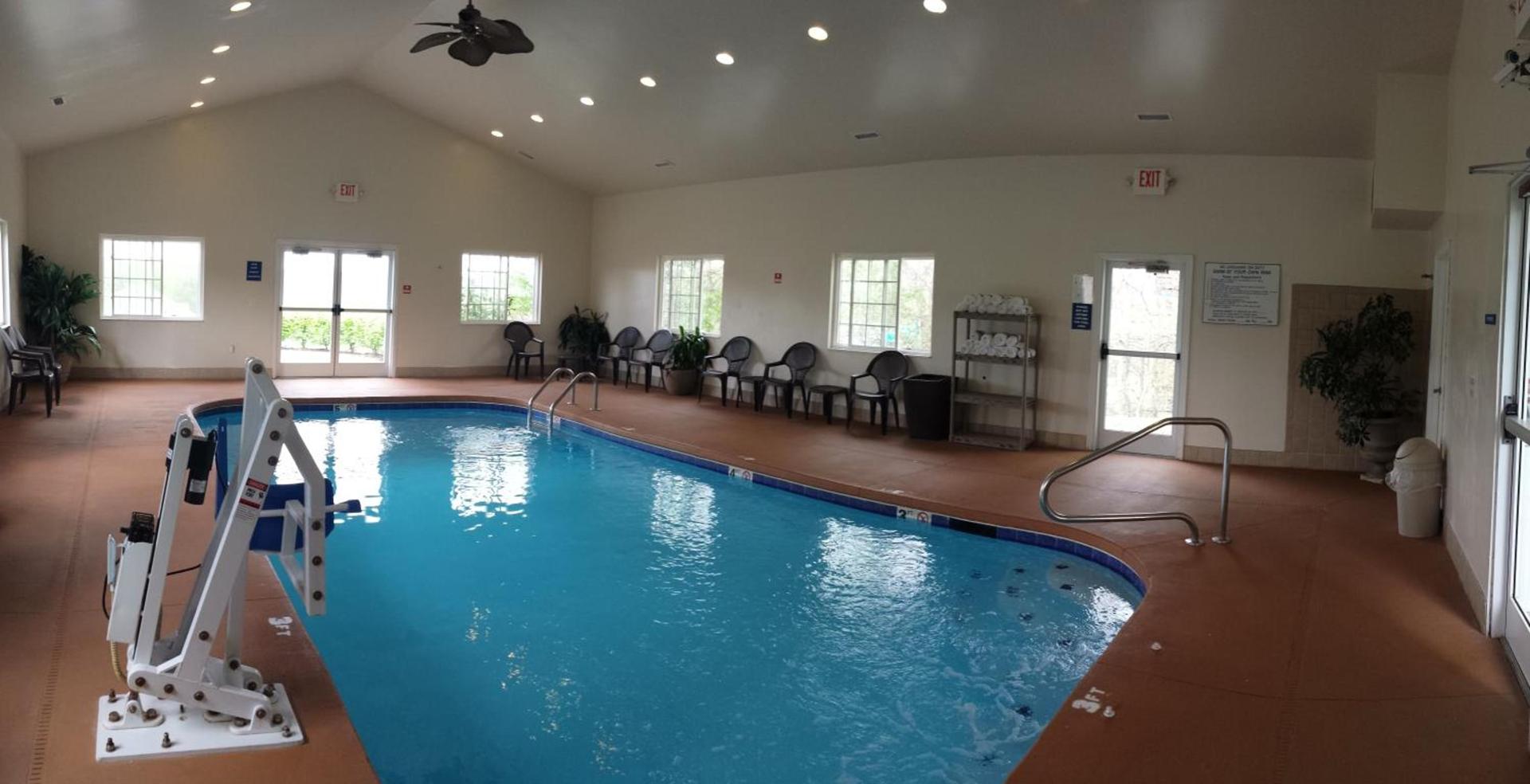 Microtel Inn & Suites Beckley East photo 11