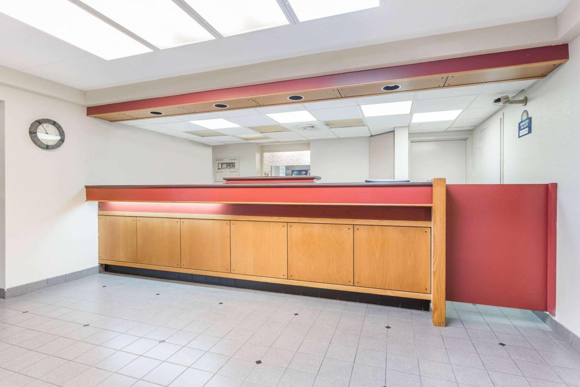 Days Inn by Wyndham Harrisburg North photo 2