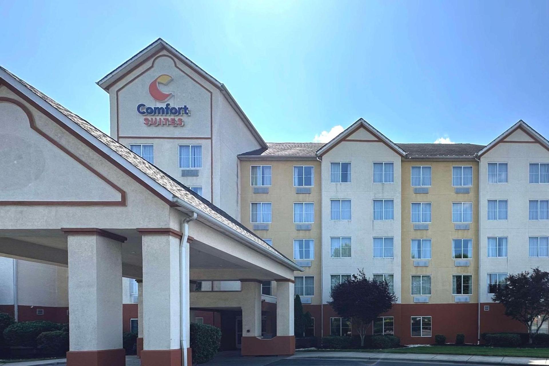 Charlotte Suites by IHG photo 1