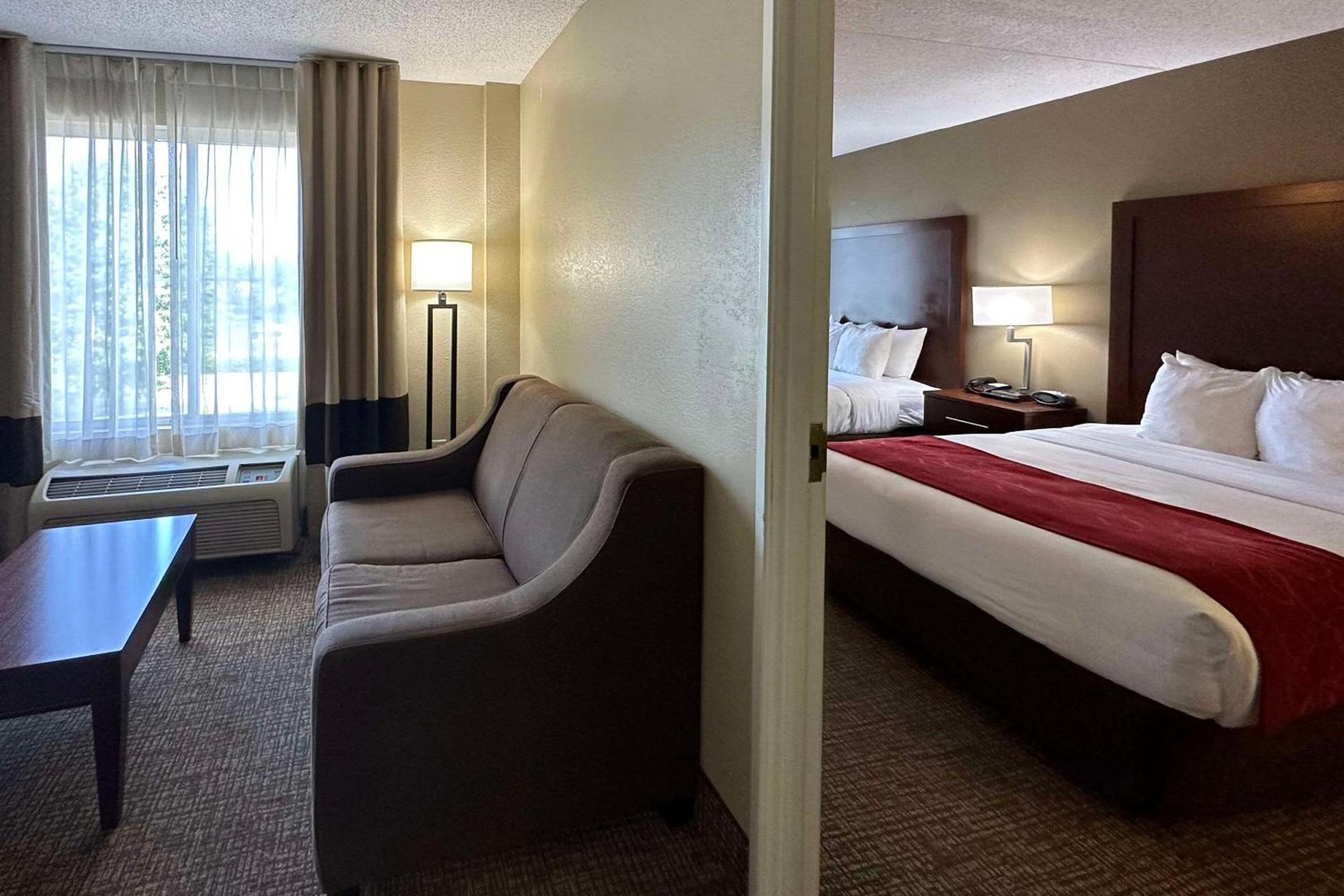 Charlotte Suites by IHG photo 15
