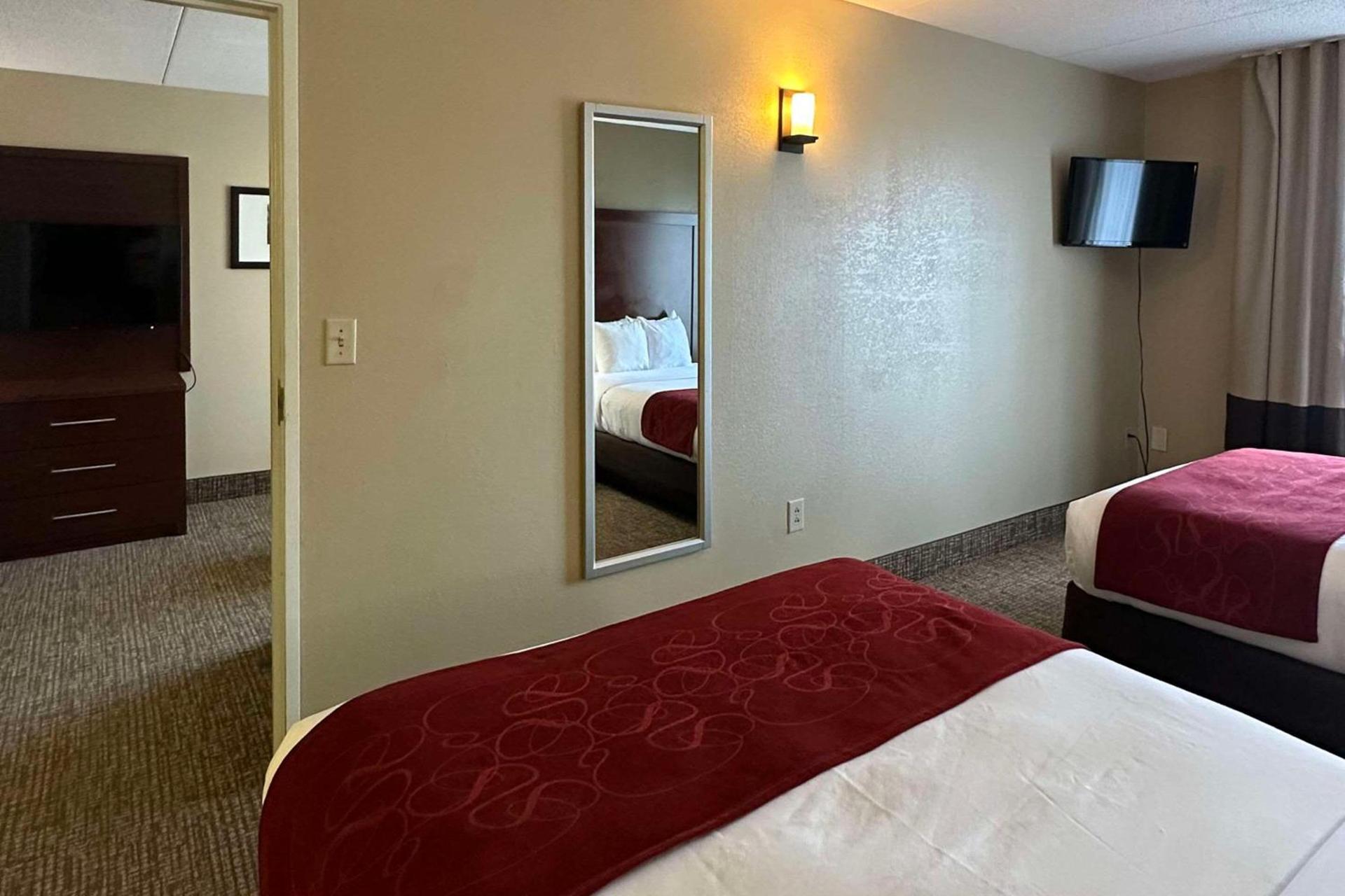 Charlotte Suites by IHG photo 18