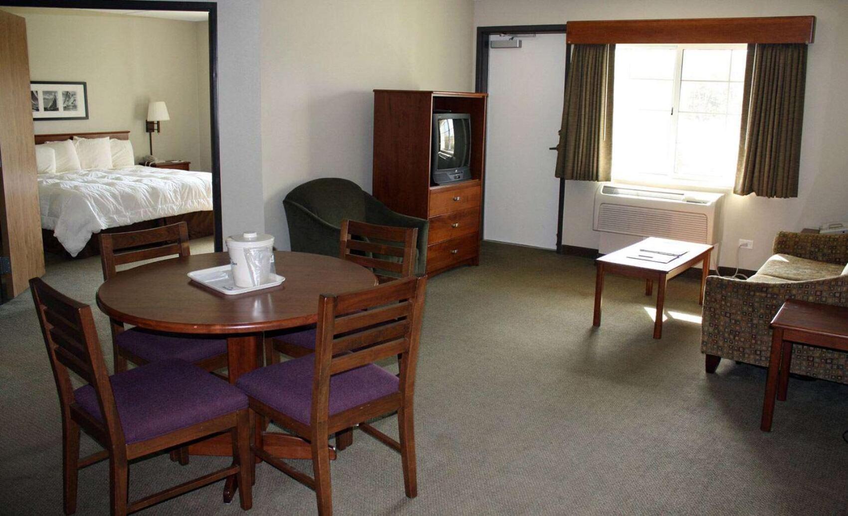 AmericInn by Wyndham Charlevoix photo 3
