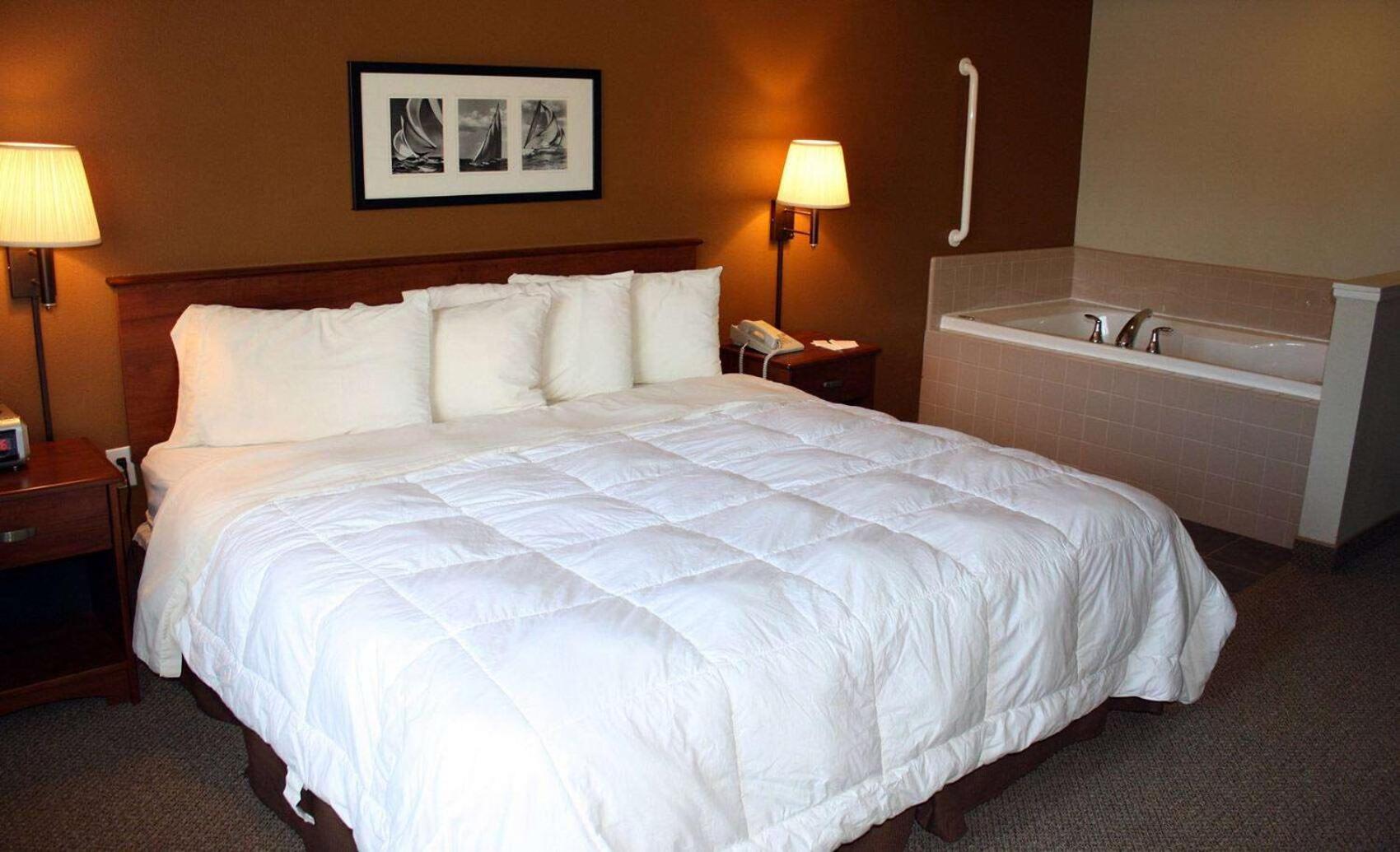 AmericInn by Wyndham Charlevoix photo 4