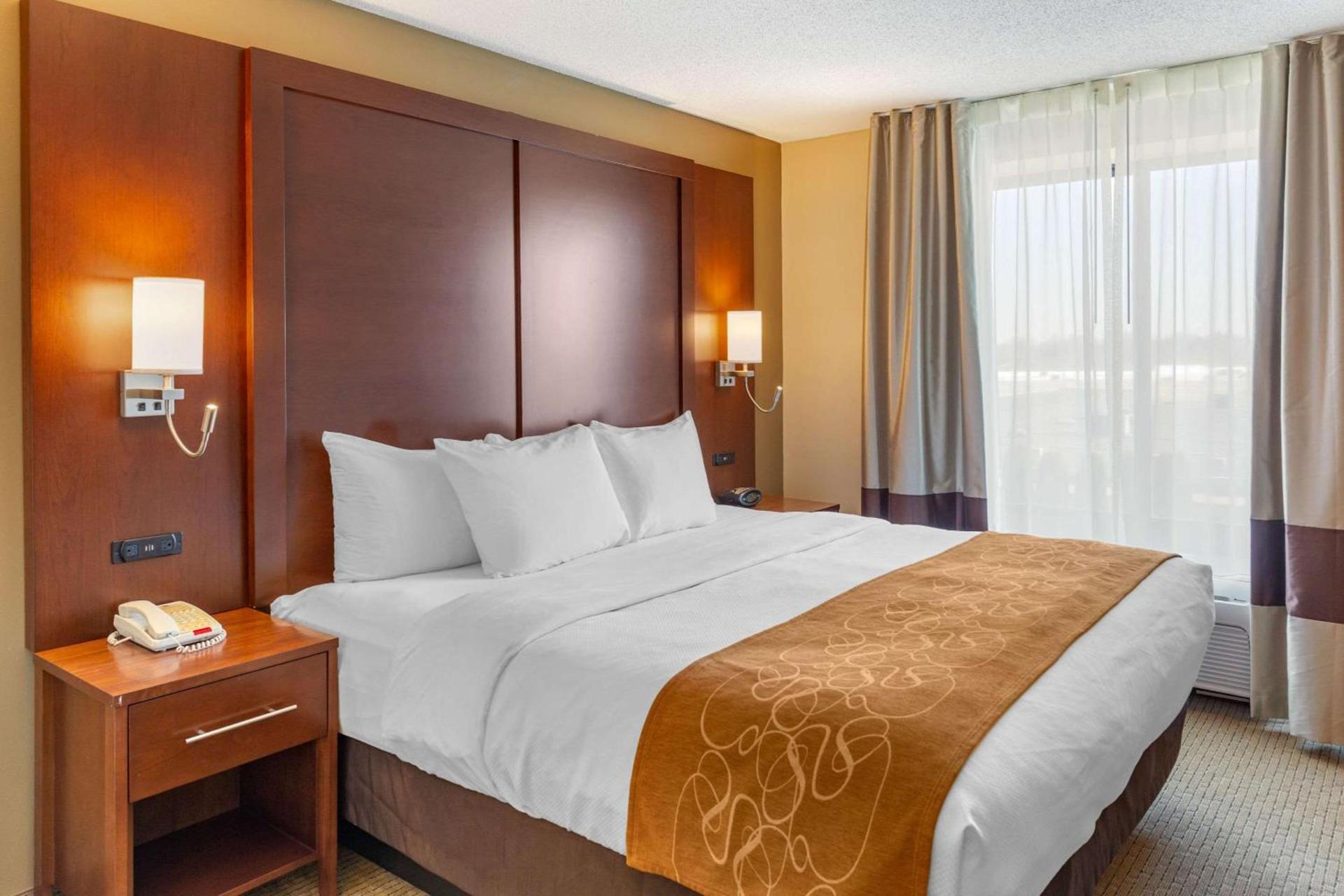Comfort Suites Lancaster Amish Country photo 18