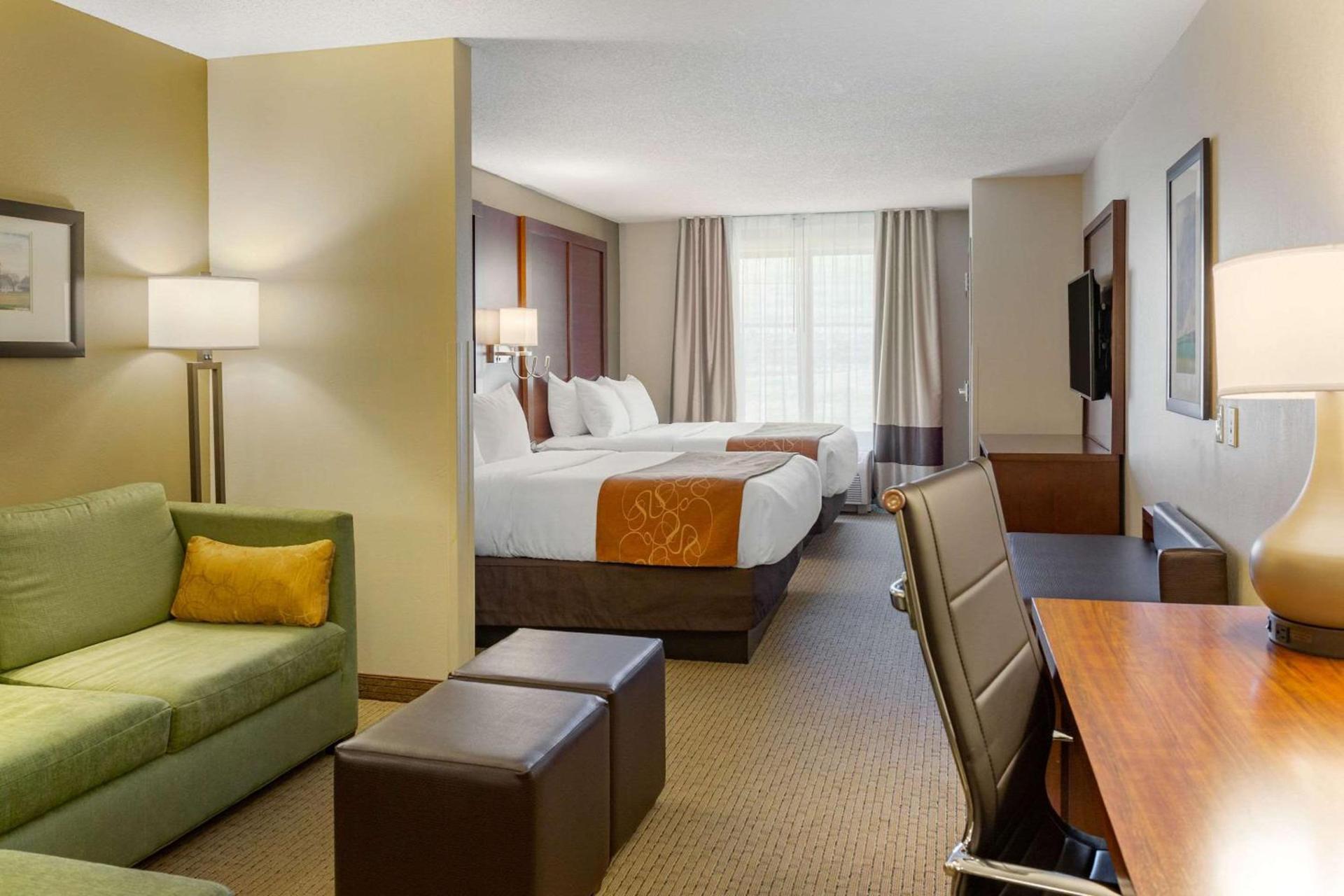 Comfort Suites Lancaster Amish Country photo 24