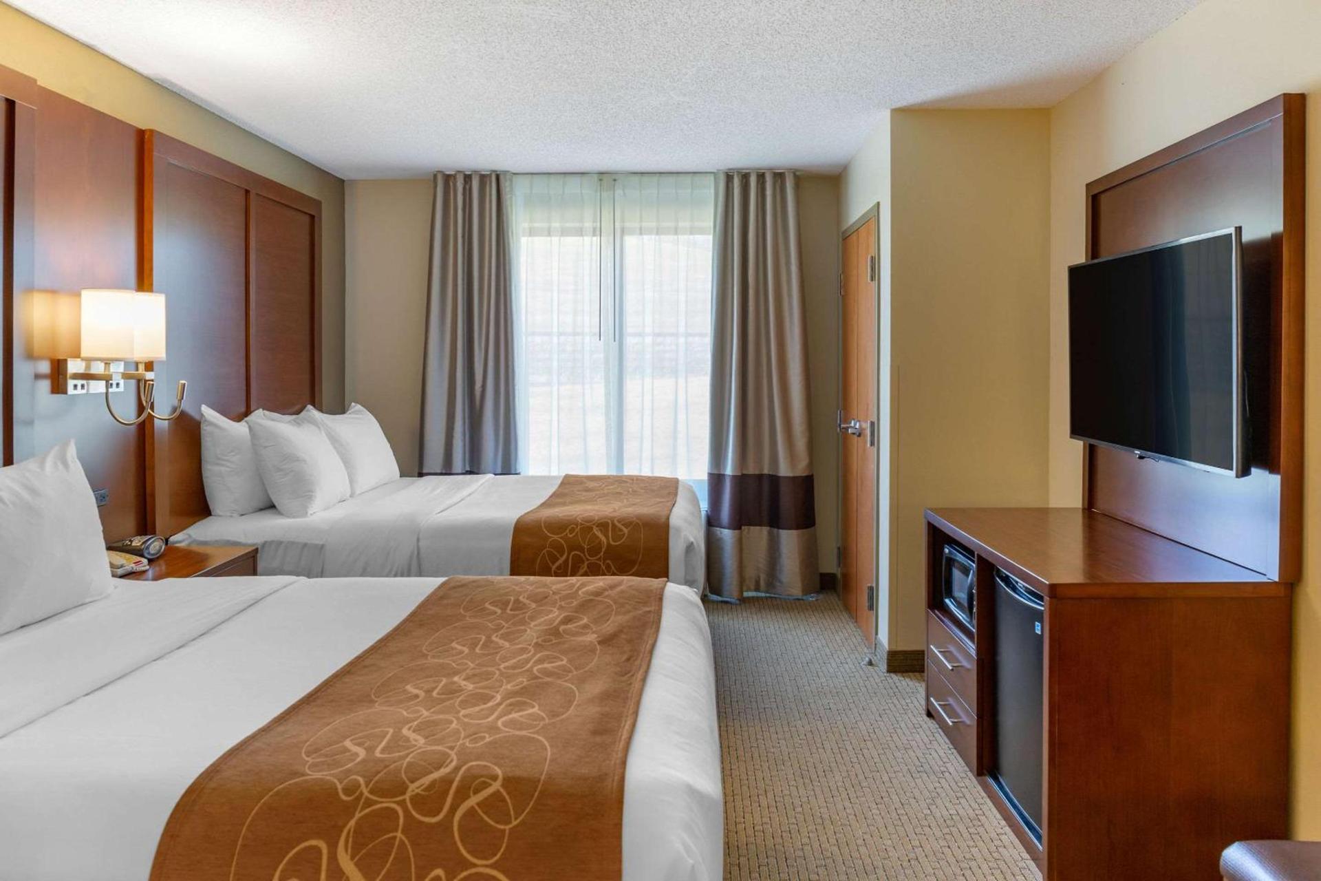 Comfort Suites Lancaster Amish Country photo 26