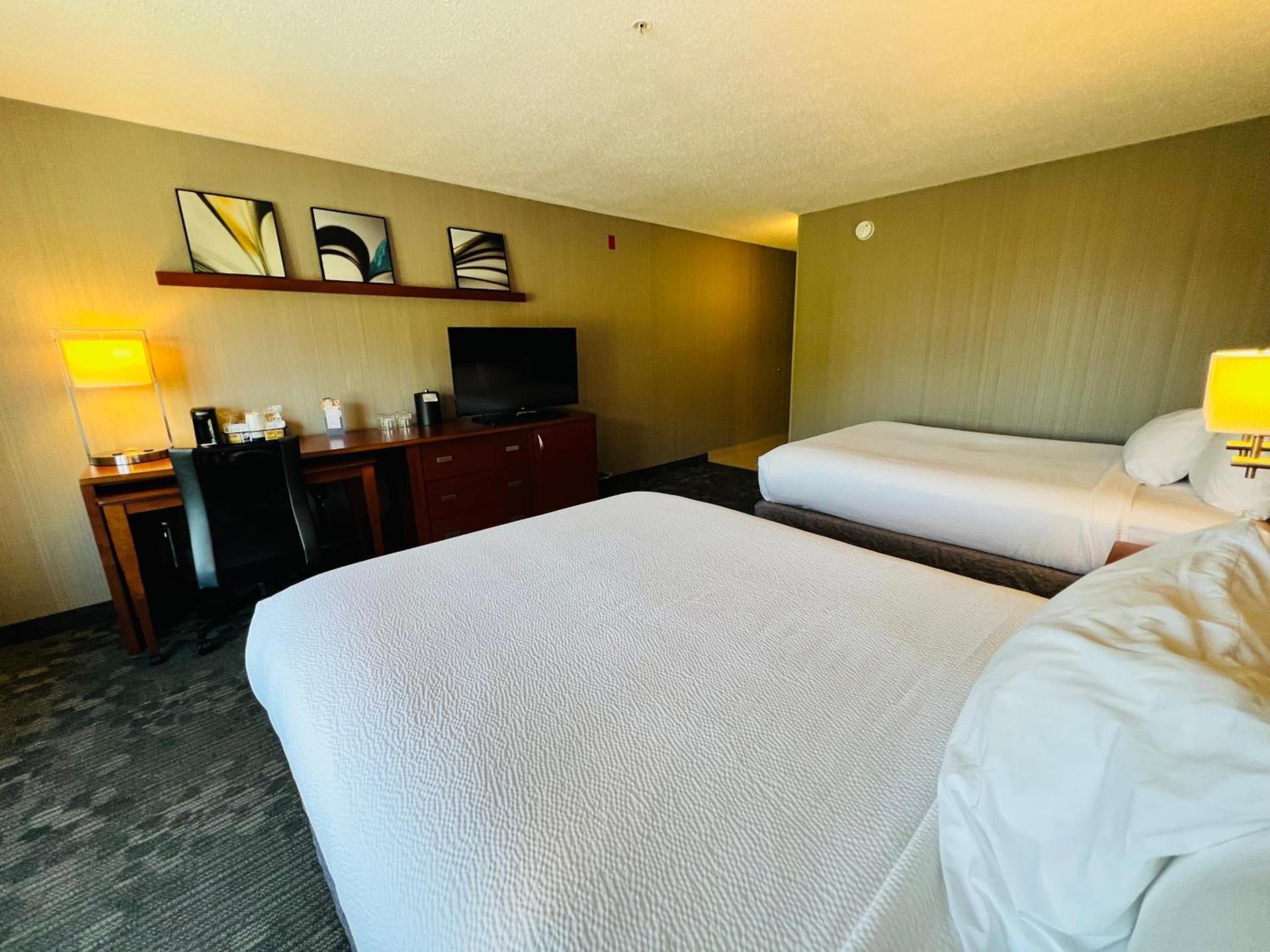 Courtyard by Marriott Traverse City photo 32
