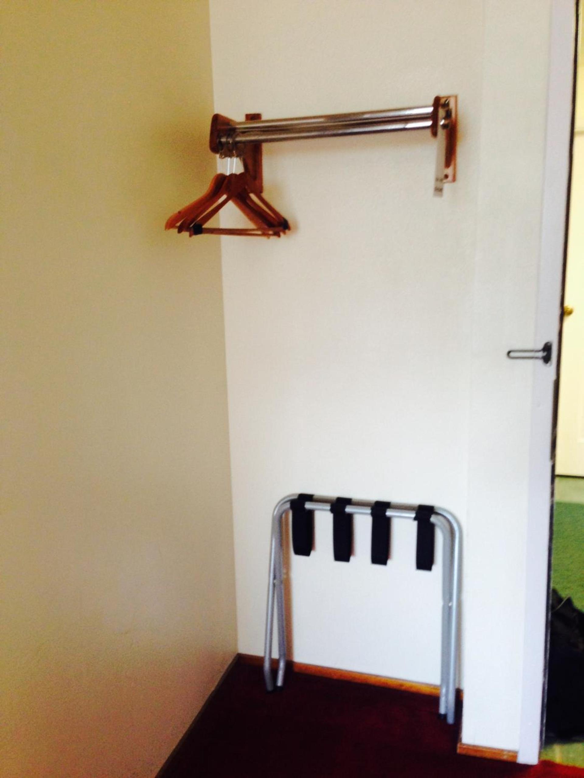 Bay City Inn photo 13