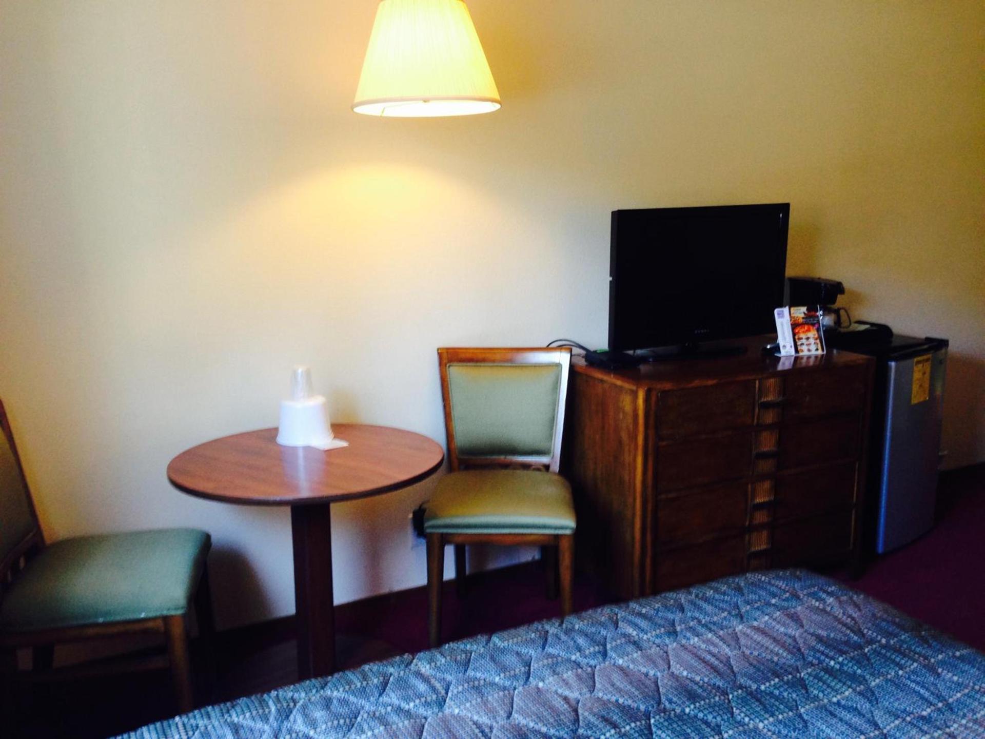 Bay City Inn photo 14