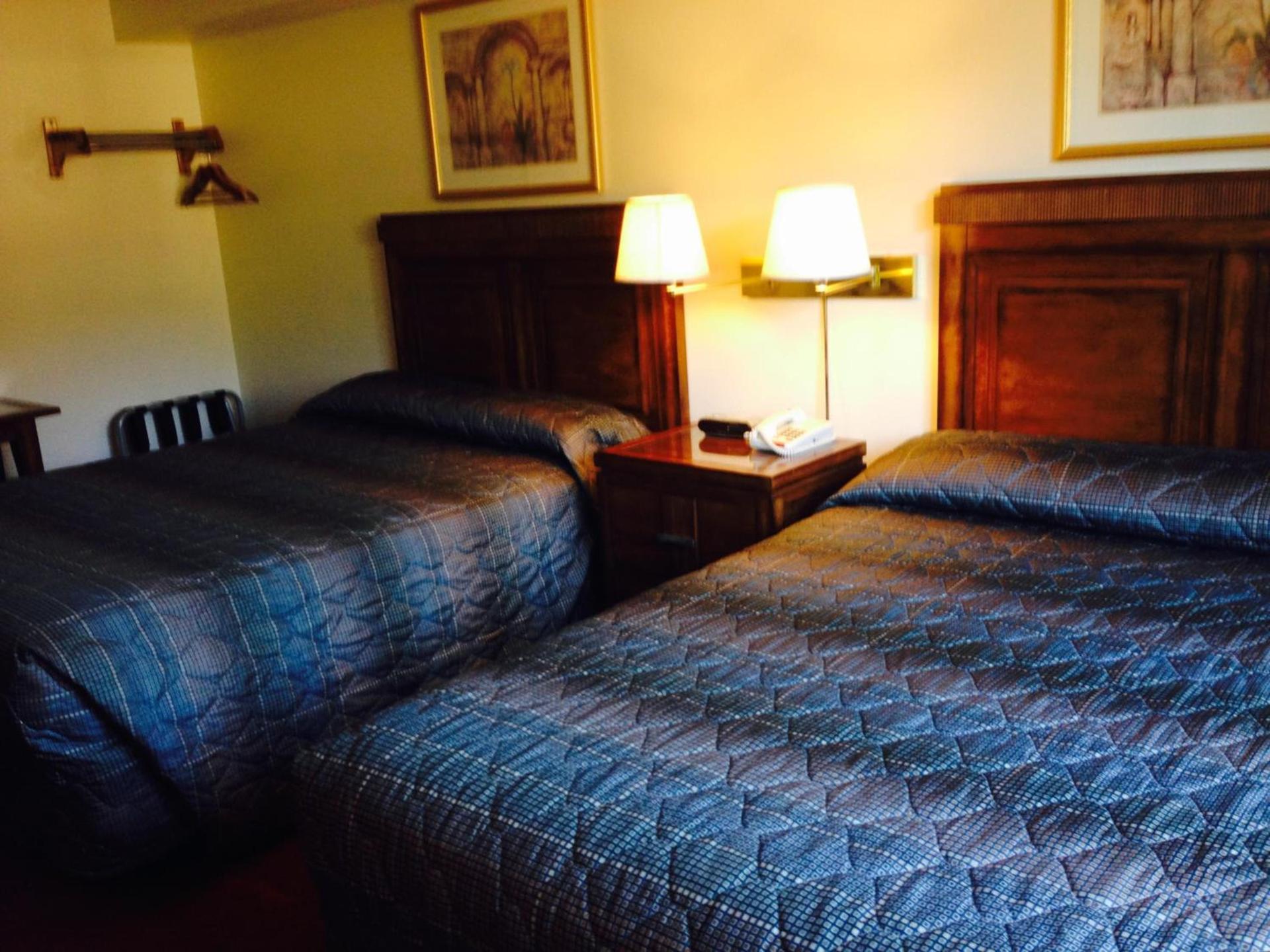 Bay City Inn photo 16