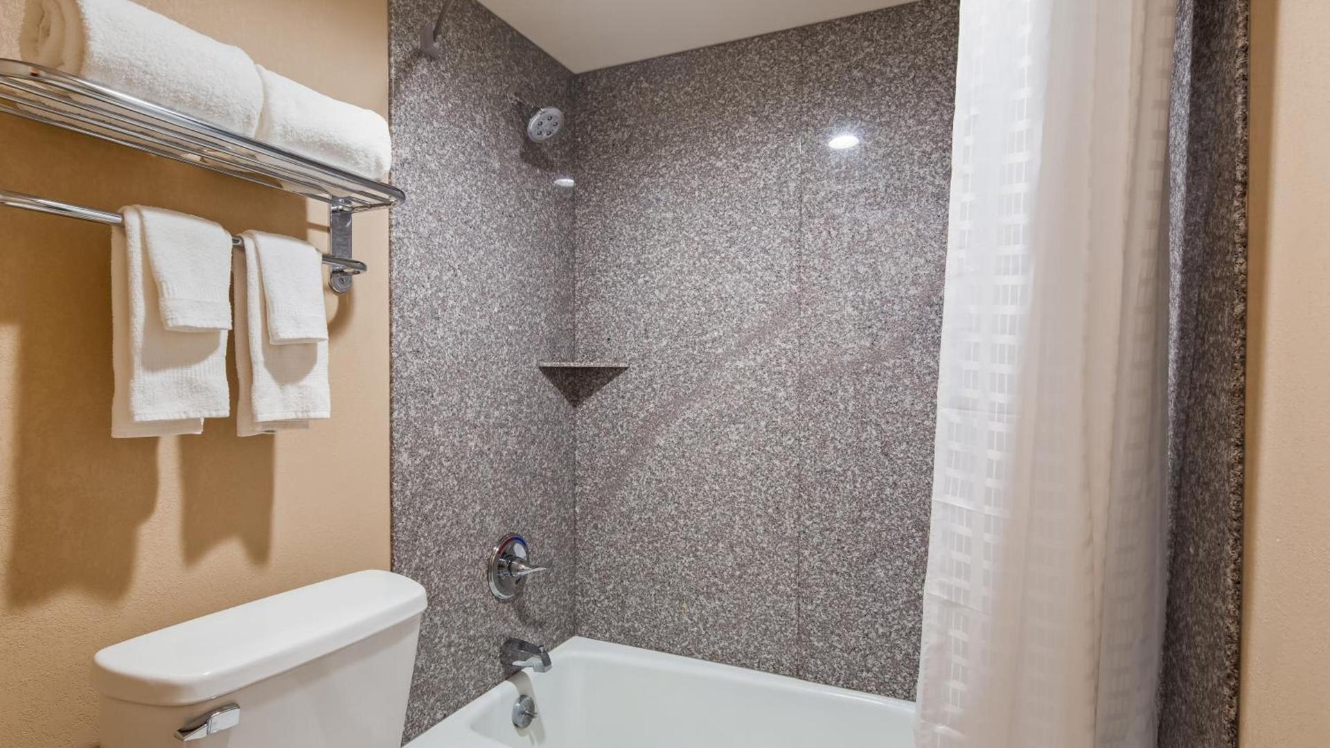 SureStay Hotel by Best Western Tupelo North photo 20